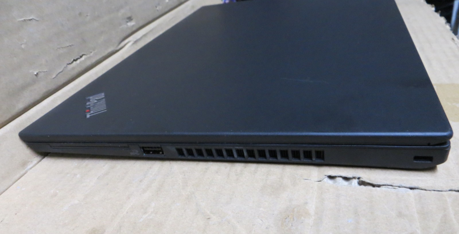 Lenovo ThinkPad P14s Gen 2i 14″ Laptop i7-1165G7 8GB RAM for Parts or Repair