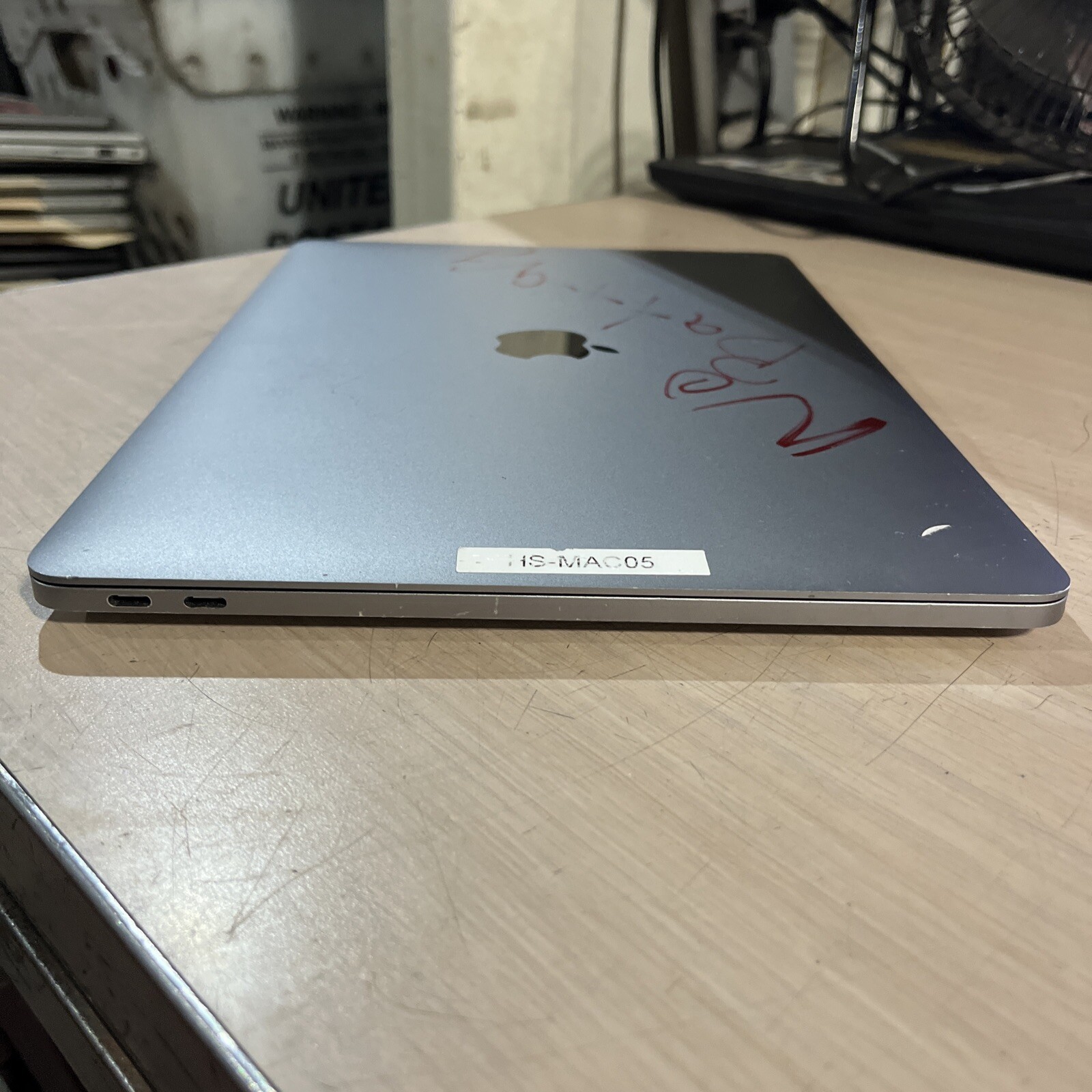 APPLE MACBOOK PRO 13″ MID-2017 CORE I5-7360U 2.3GHZ 8GB RAM NO HD ‘