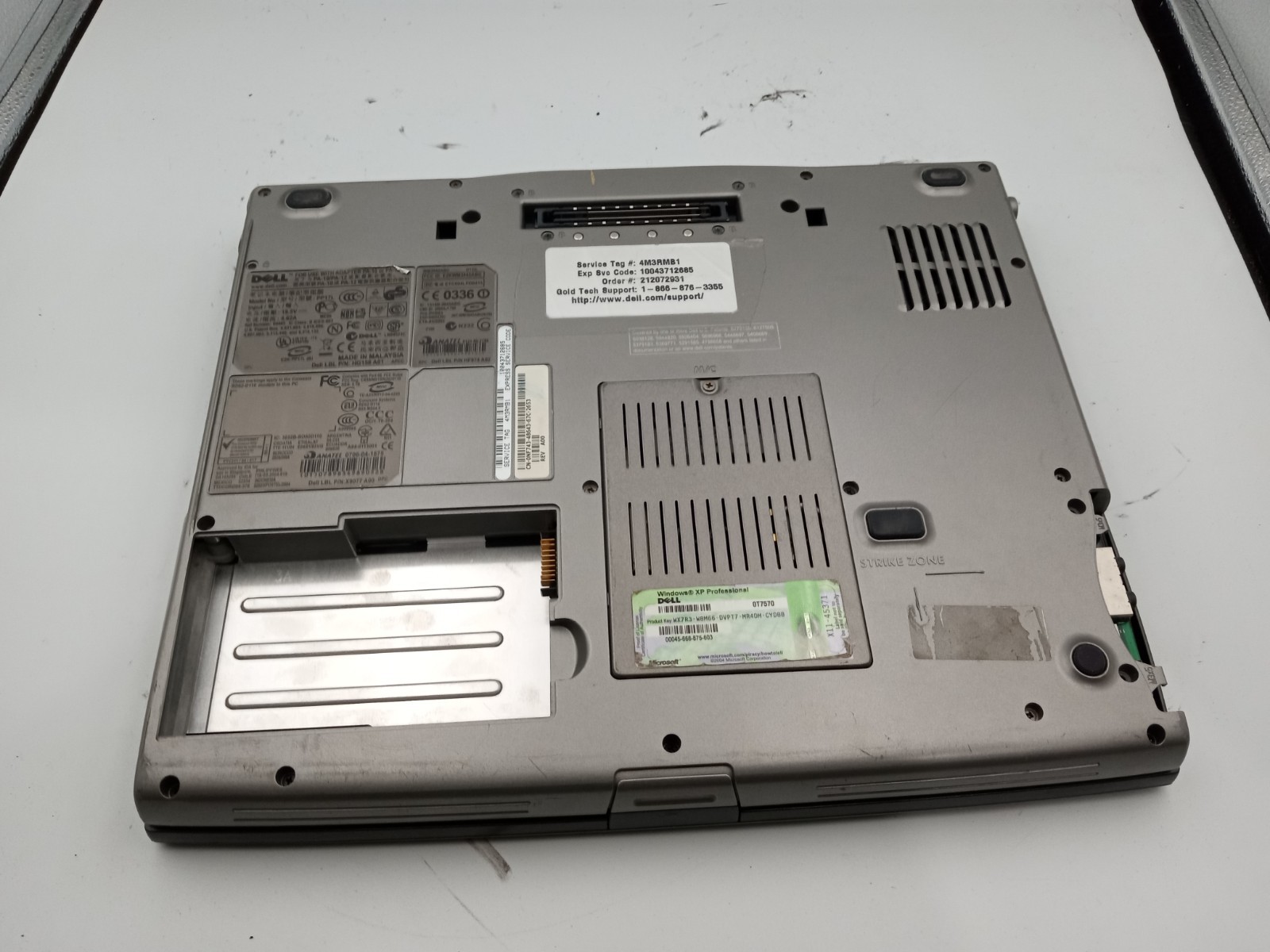 Dell Latitude D520 14″ Laptop Intel Core Duo 1.66GHz – BOOTS – BAD TOUCHPAD -RR