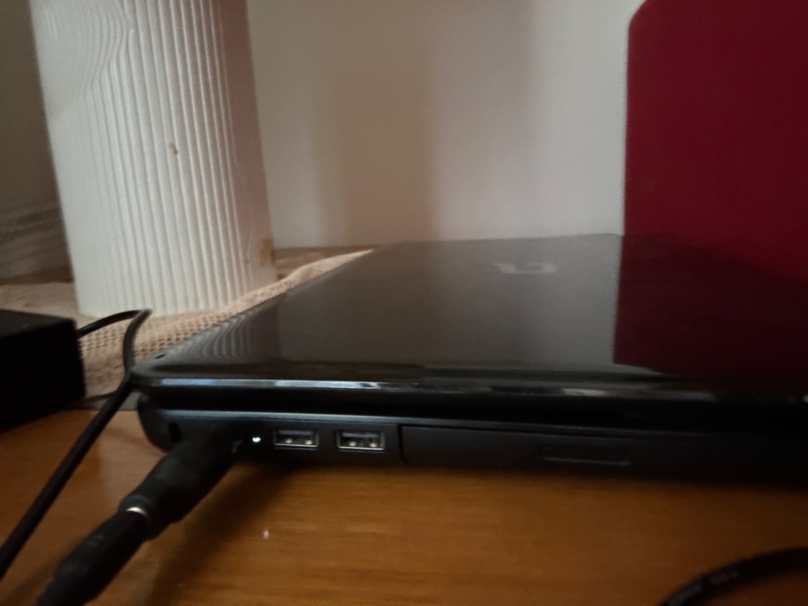 COMPAQ CQ58 Laptop AMD C-60 APU w/Radeon HD 16GB Ram Linux Mint – Read Details