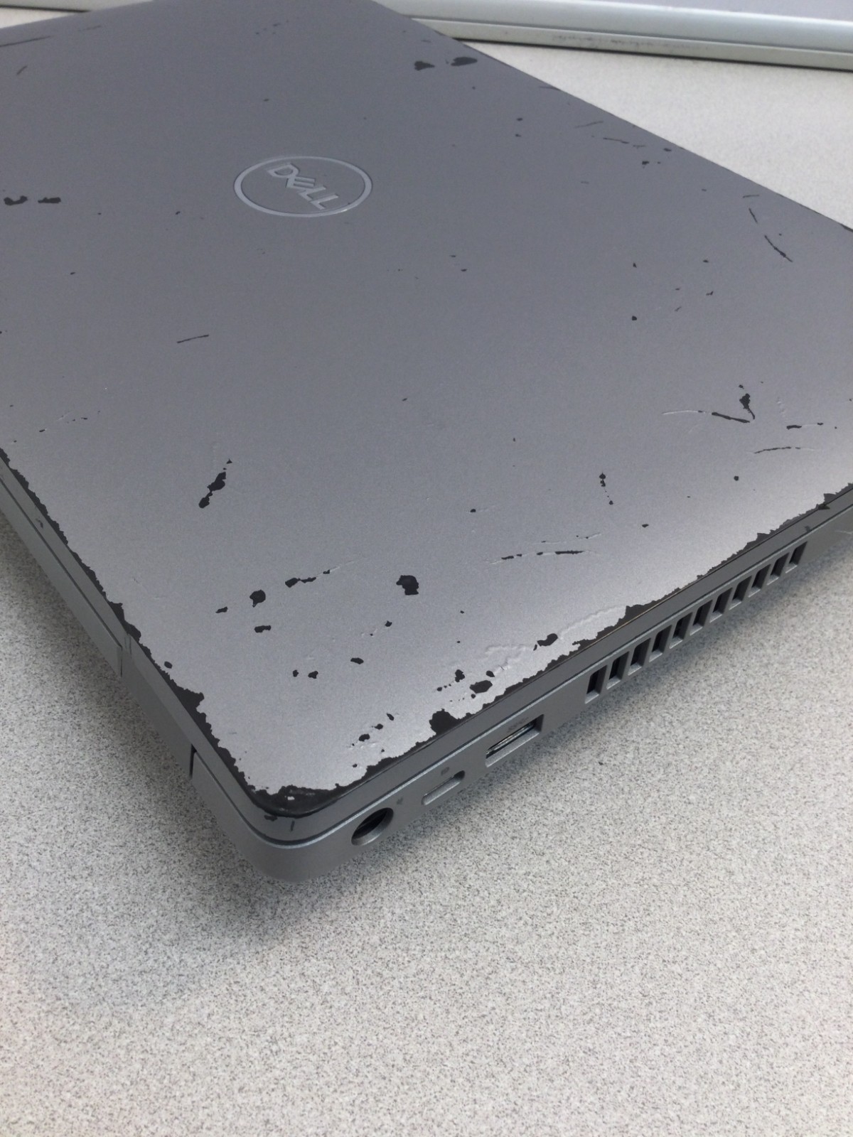 Dell Latitude 5510 15.6″ Core i5-10210U 1.60GHz 12GB RAM 128GB SSD Windows 11 P