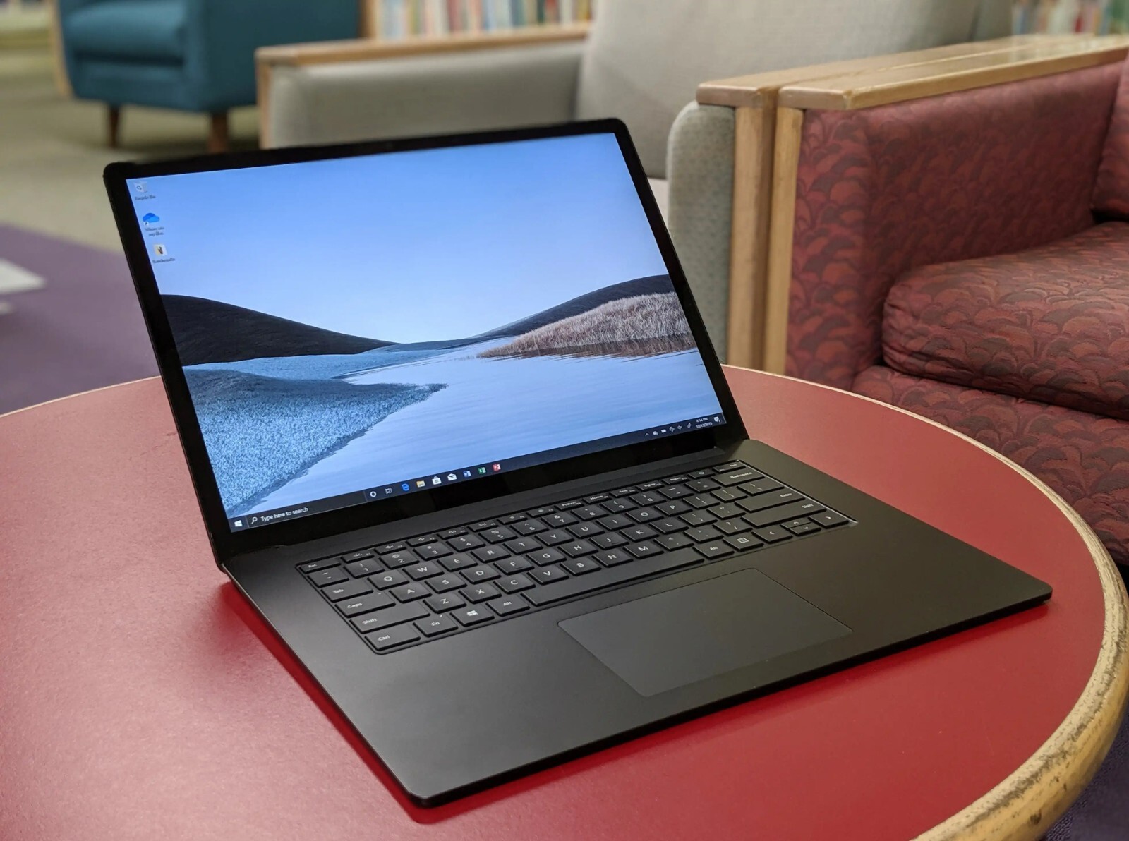 Microsoft Surface Laptop 3 13.5″ (256GB SSD, Intel Core i5 10th Gen., 3.70 GHz,