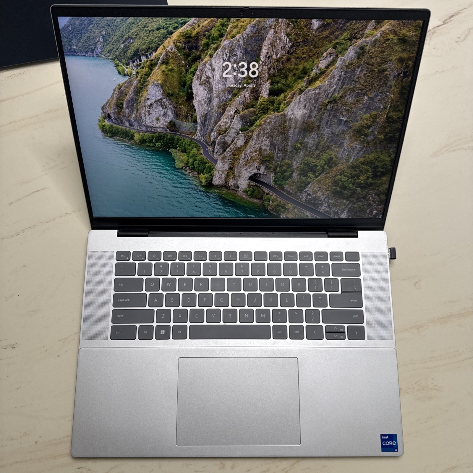 Dell Inspiron 16 5630 16″ (1TB SSD, Intel Core i7-1360P, 5.00GHz, 16GB) Laptop