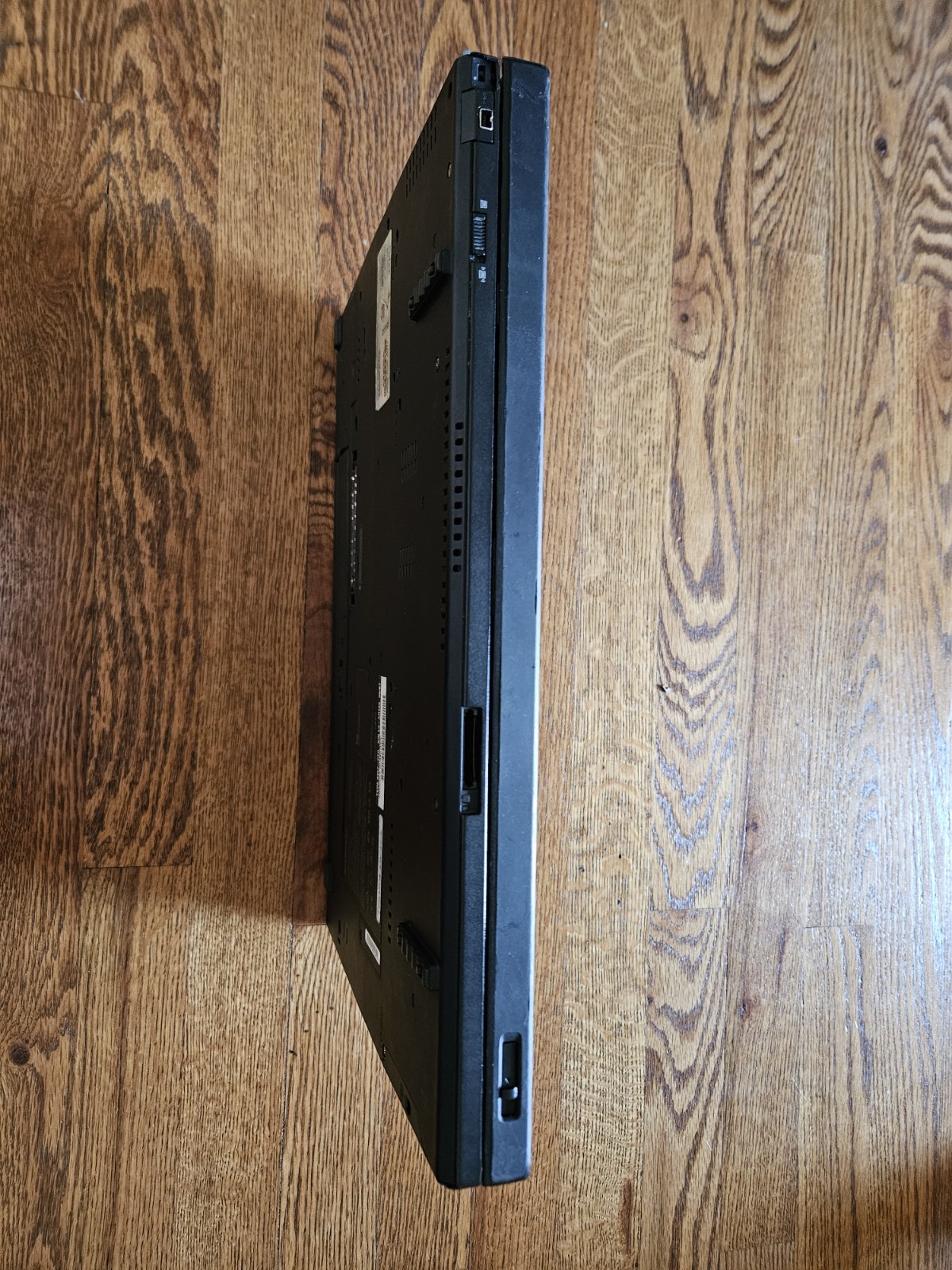 Lenovo ThinkPad T61p Laptop No boot For parts