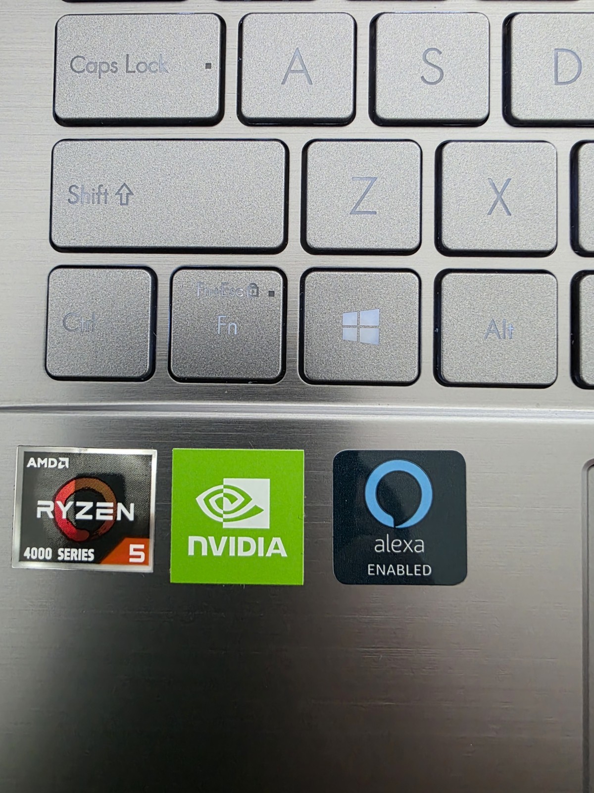 ASUS ZenBook 14 Q407I 14″ FHD Ryzen 5 4500U 2.3GHz 8GB 500GB NVMe NVIDIA Win11H