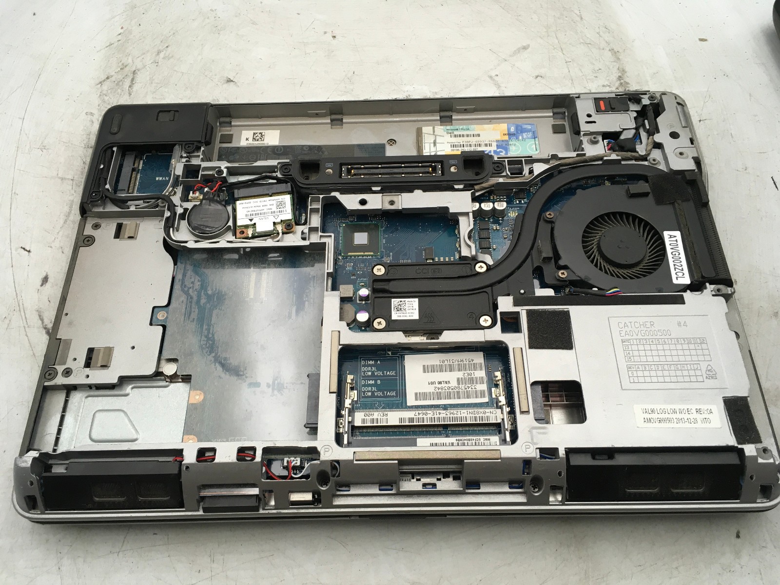 DELL LATITUDE E6440 – BOOTS TO BIOS/BAD LCD – INTEL I5 4TH GEN – NO RAM -14″-BB