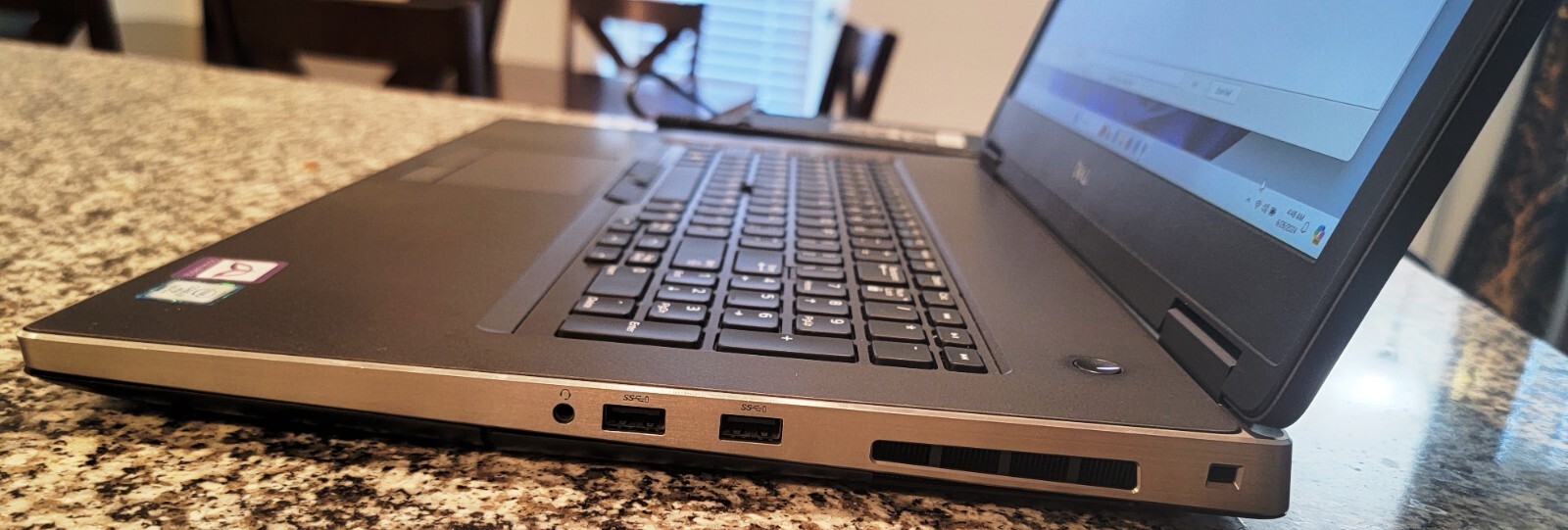 Dell Precision 7740 17.3” (2TB SSD Intel Core i7-9850H 2.6GHz 32GB RAM)