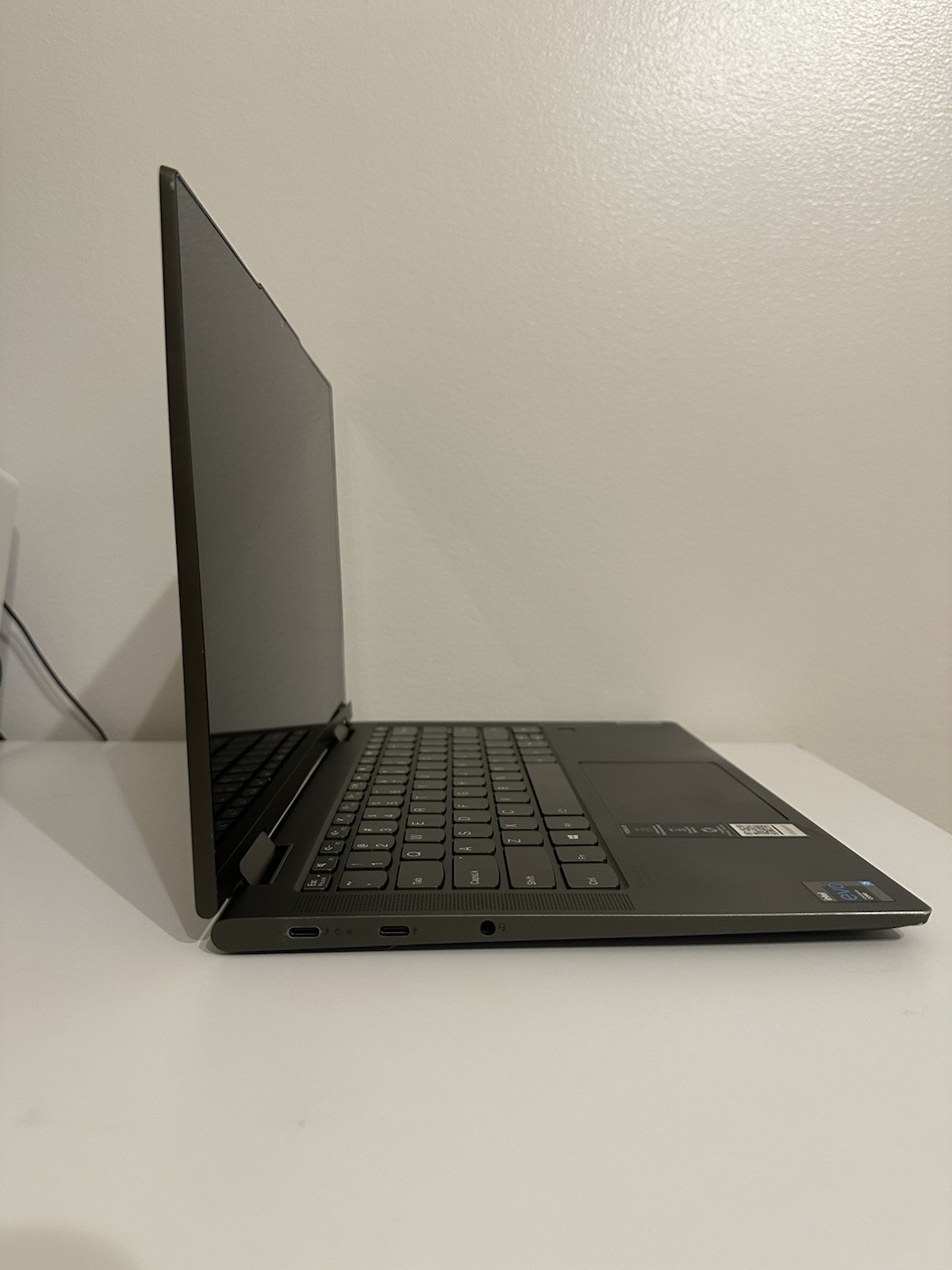 Lenovo Yoga 7 14ITL5 i5-1135G7 12GB RAM 512GB SSD 14” Touch – Hinge Issue