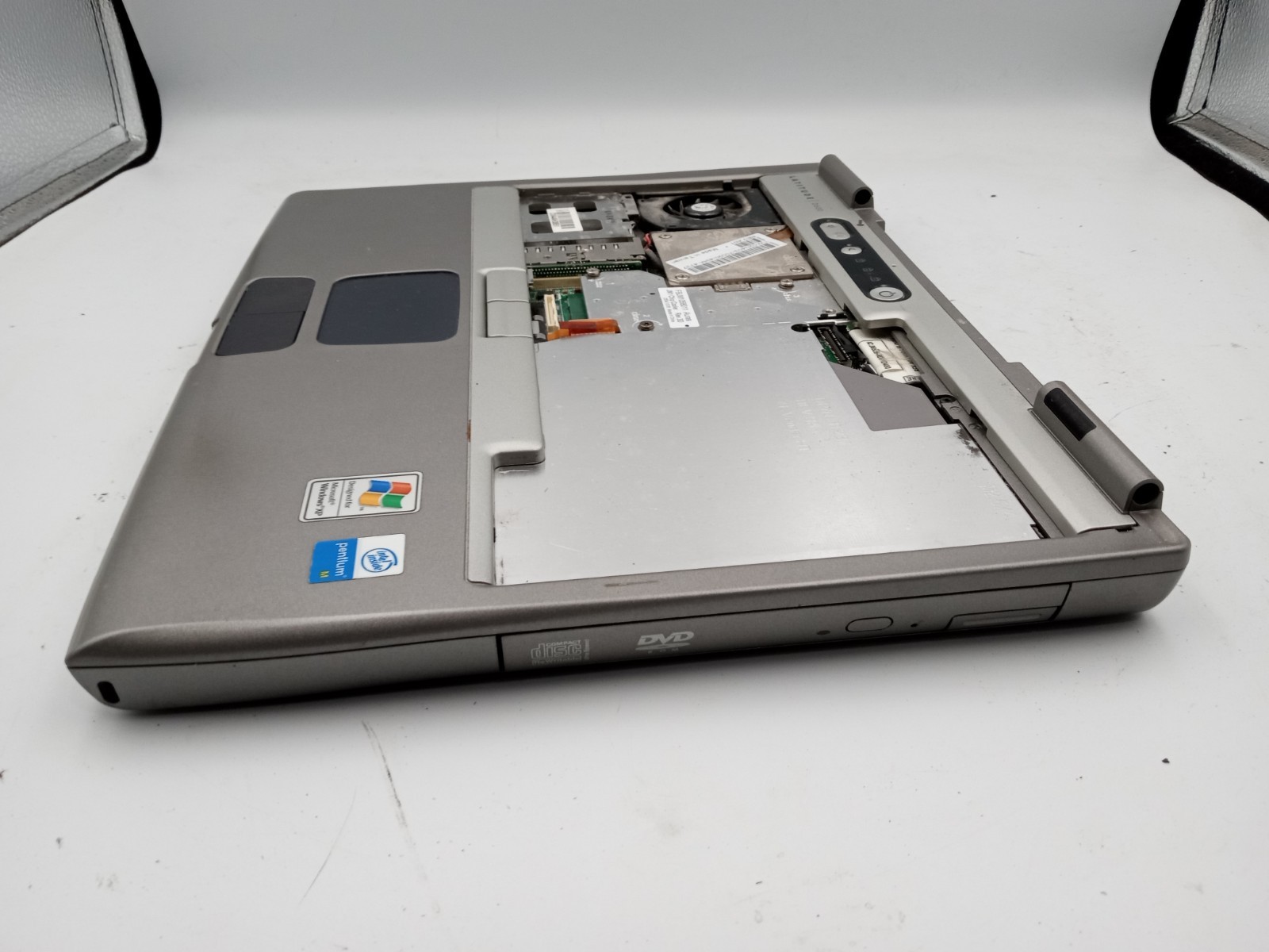 Dell Latitude D600 14″ Laptop Intel Pentium M 1.8GHz – PARTS/REPAIR – READ -RR