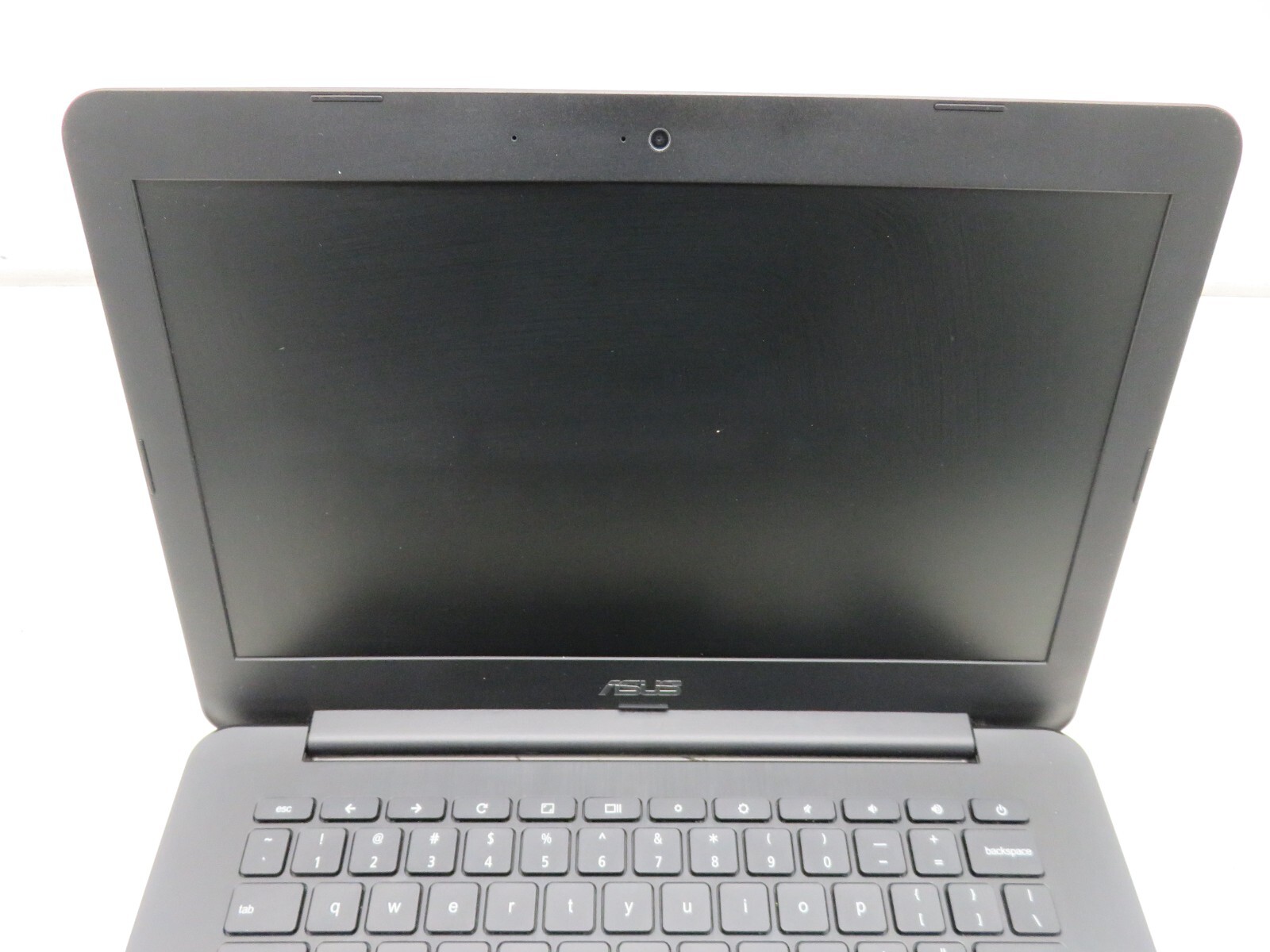 Asus C300MA-DB01 ChromeBook Intel Celeron N2830 2GB Ram 16GB eMMC Bad Battery