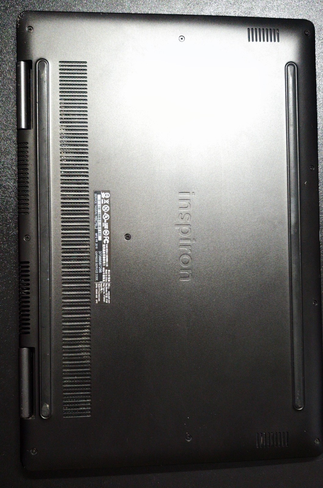 Dell Inspiron 7573 15.6″ Touch Laptop 8th i7-8550U 1.80GHz 16GBRAM 256GBSSD