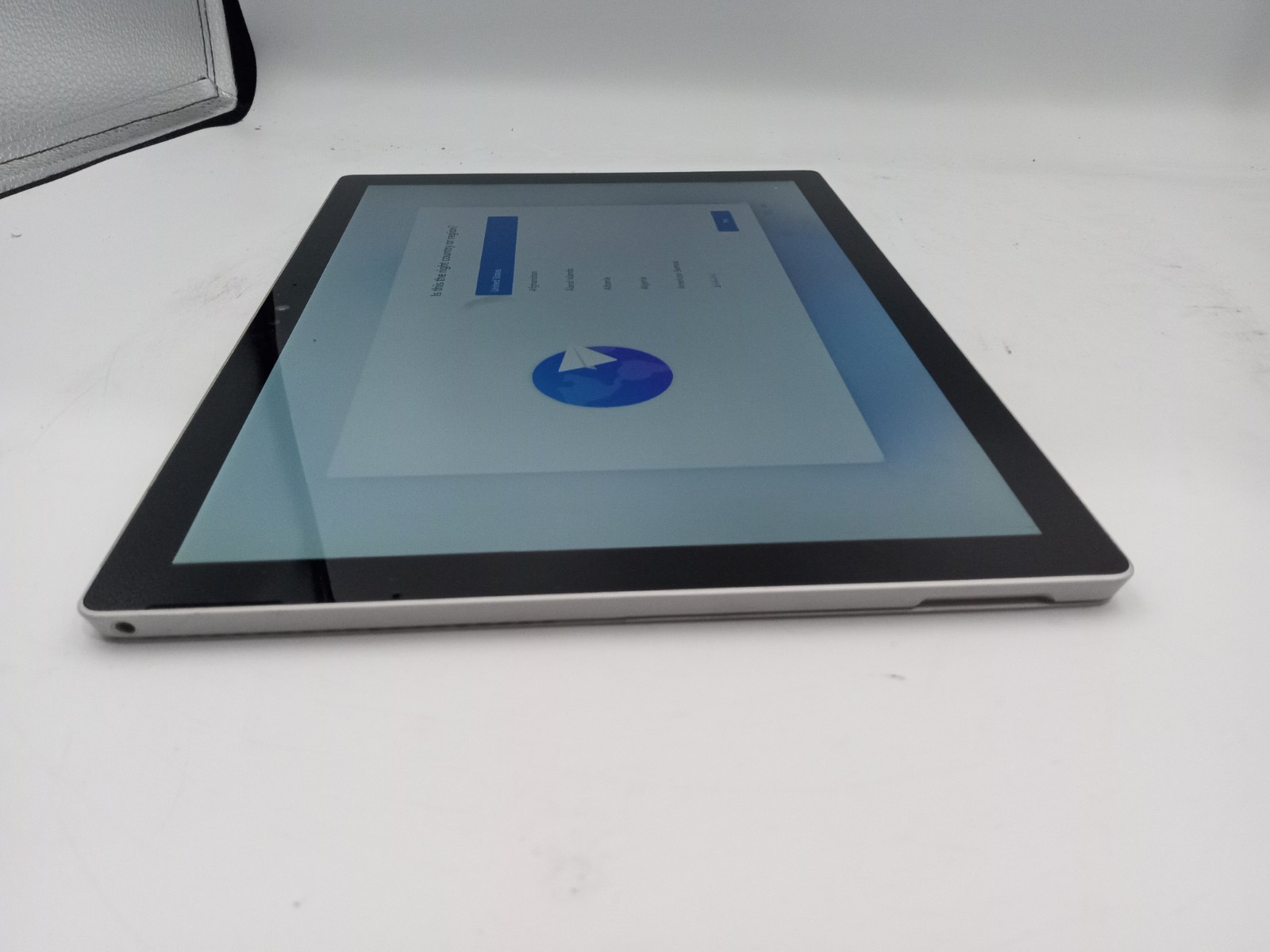 Microsoft Surface Pro 4 – 12.3″ Intel i5-6300U 4GB RAM 128GB SSD Windows 11 -RR