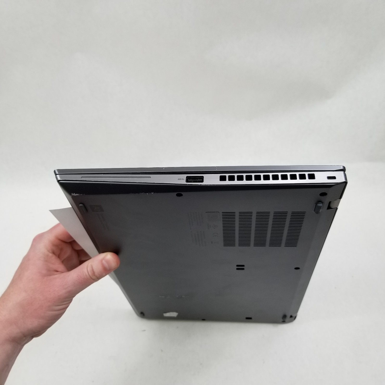 Lenovo ThinkPad T14s Gen 2 AMD Ryzen 5 PRO 5650U 8GB RAM 256GB SSD NO OS