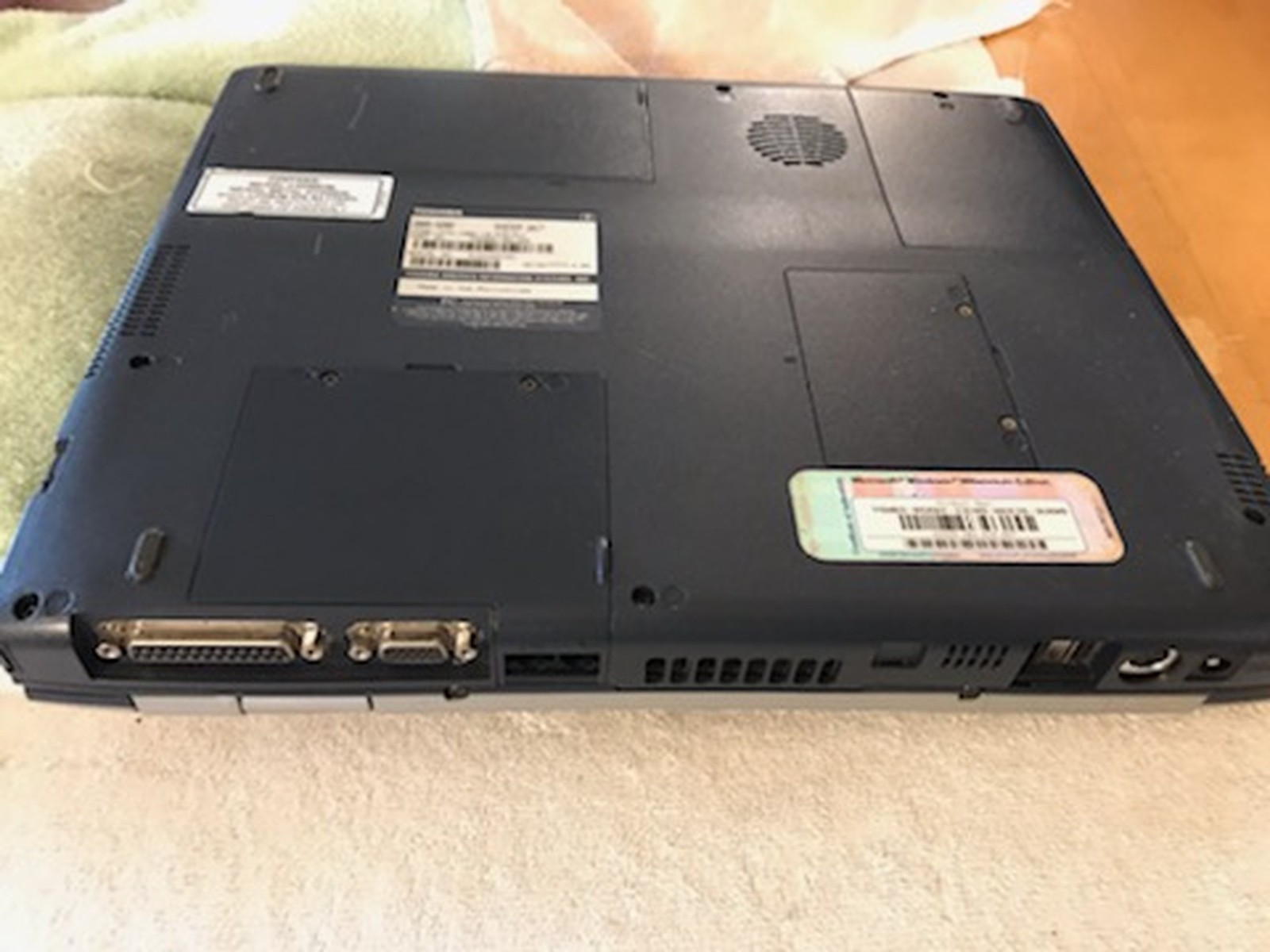 Vintage Toshiba 2805-S202 Laptop Satellite Microsoft Windows Millennium Edition