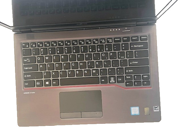 Fujitsu Lifebook U749 14″ FHD i7-8665U 4.80GHz 16GB 256GB SSD UHD 620 FP WIN 11