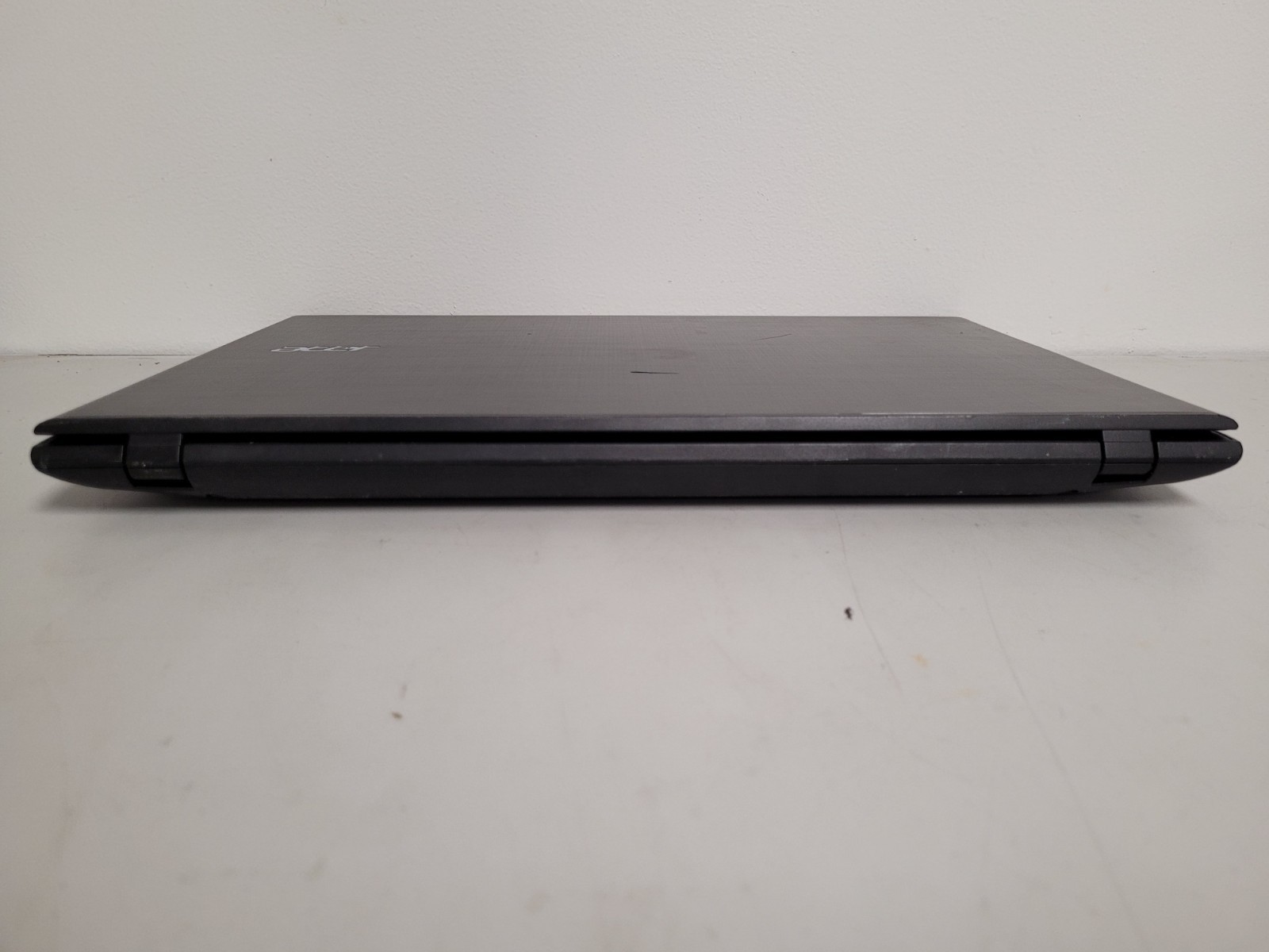 Acer aspire E5-576 16.6″ i3-8130u 2.2ghz 6gb ram 1tb hdd NXGRYAA0019180BC847600
