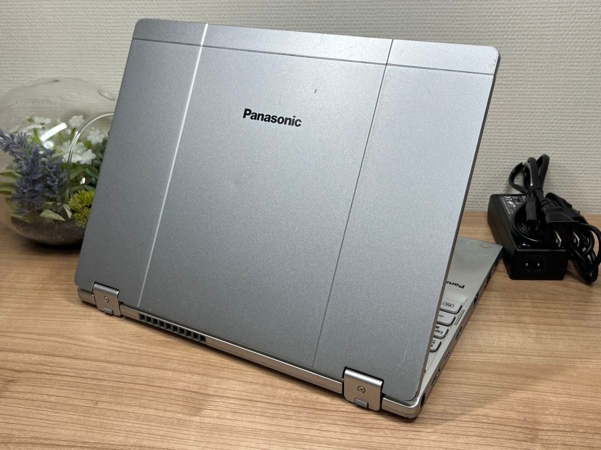 Panasonic Toughbook CF-QV1 12″ Core i5 2.6GHz SSD 256GB RAM 16GB Japanese