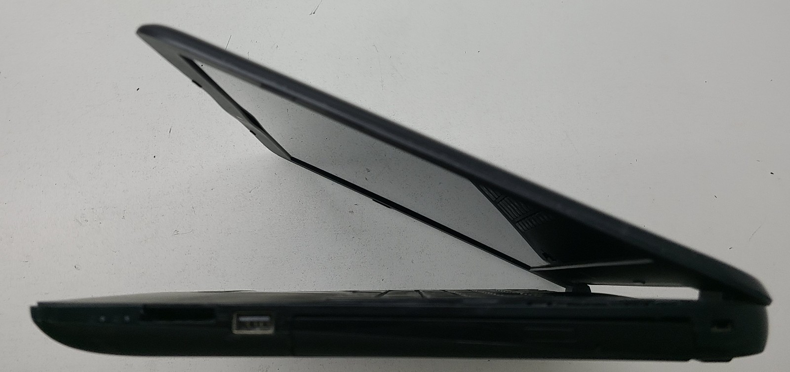 HP 15-ba009dx 15.6″ Laptop AMD NO RAM/HD/OS/BATT/POWER (FL)