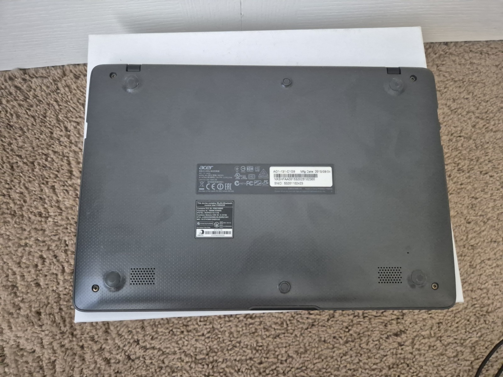 Laptop Acer Aspire One Cloudbook 11 Intel N3050 2GB 32GB AC adapter included