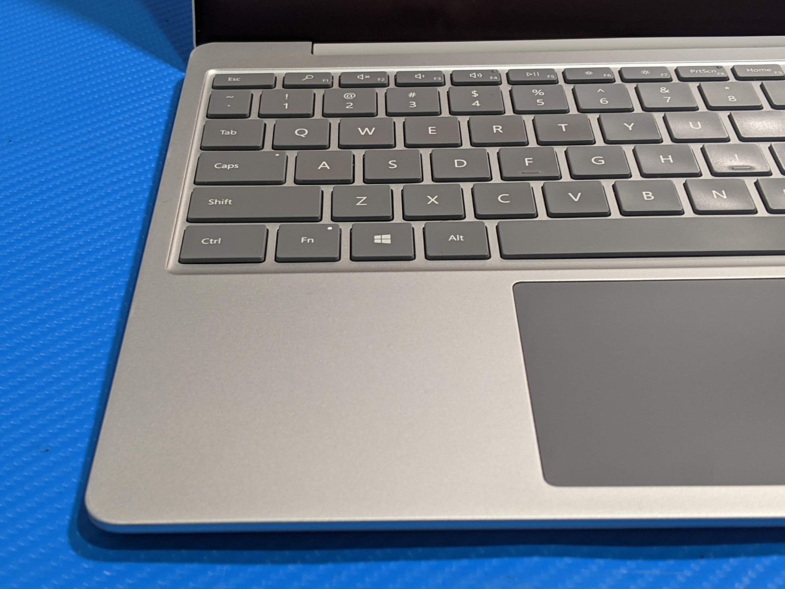 MS Surface Laptop Go 1943 12.4″ 1536×1024 TOUCH i5-10th 1GHz 16GB 256GB W11P +PA