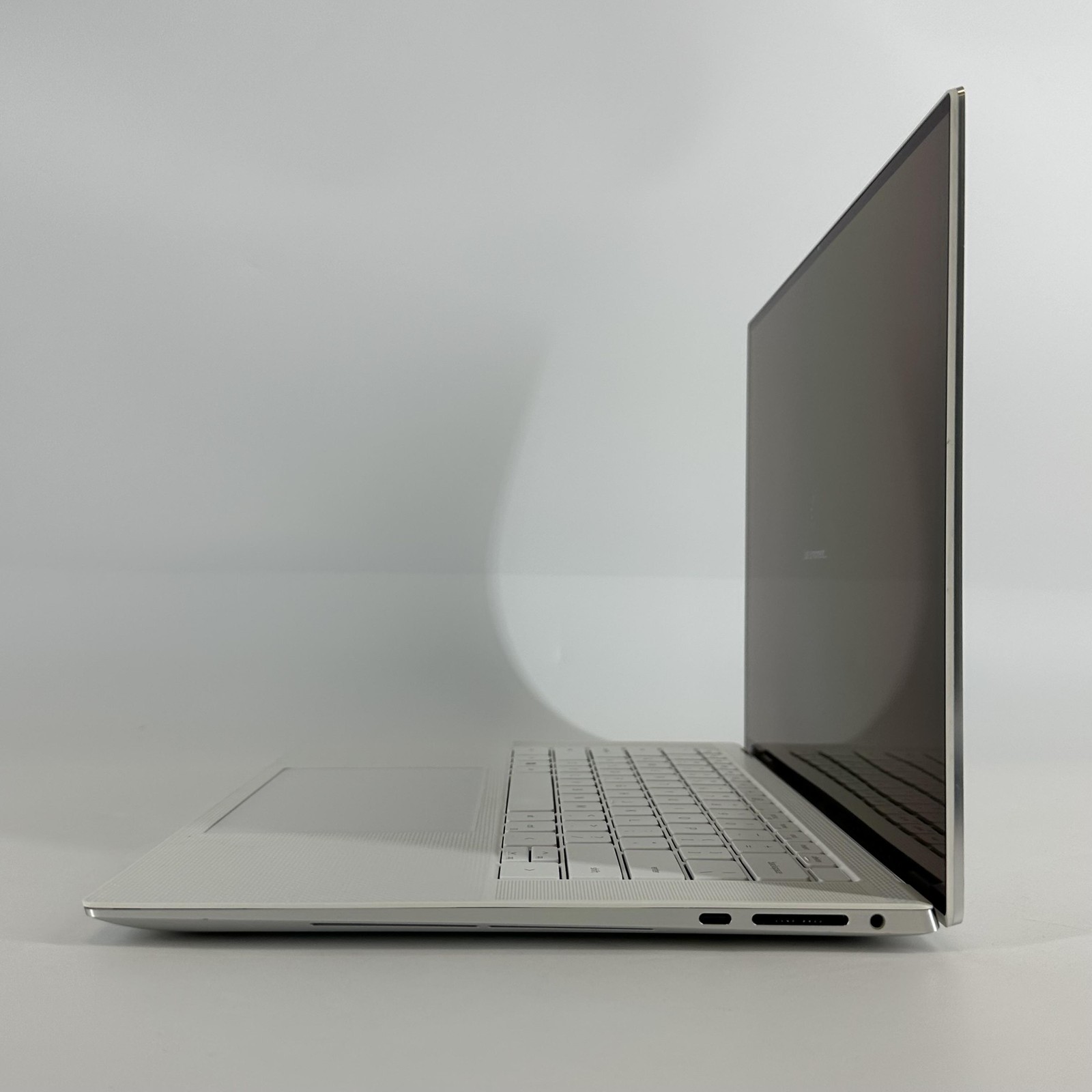Dell XPS 15 9520 3.5K TOUCH 2.3 GHz i7-12700H 64GB 512GB SSD RTX 3050 Very Good