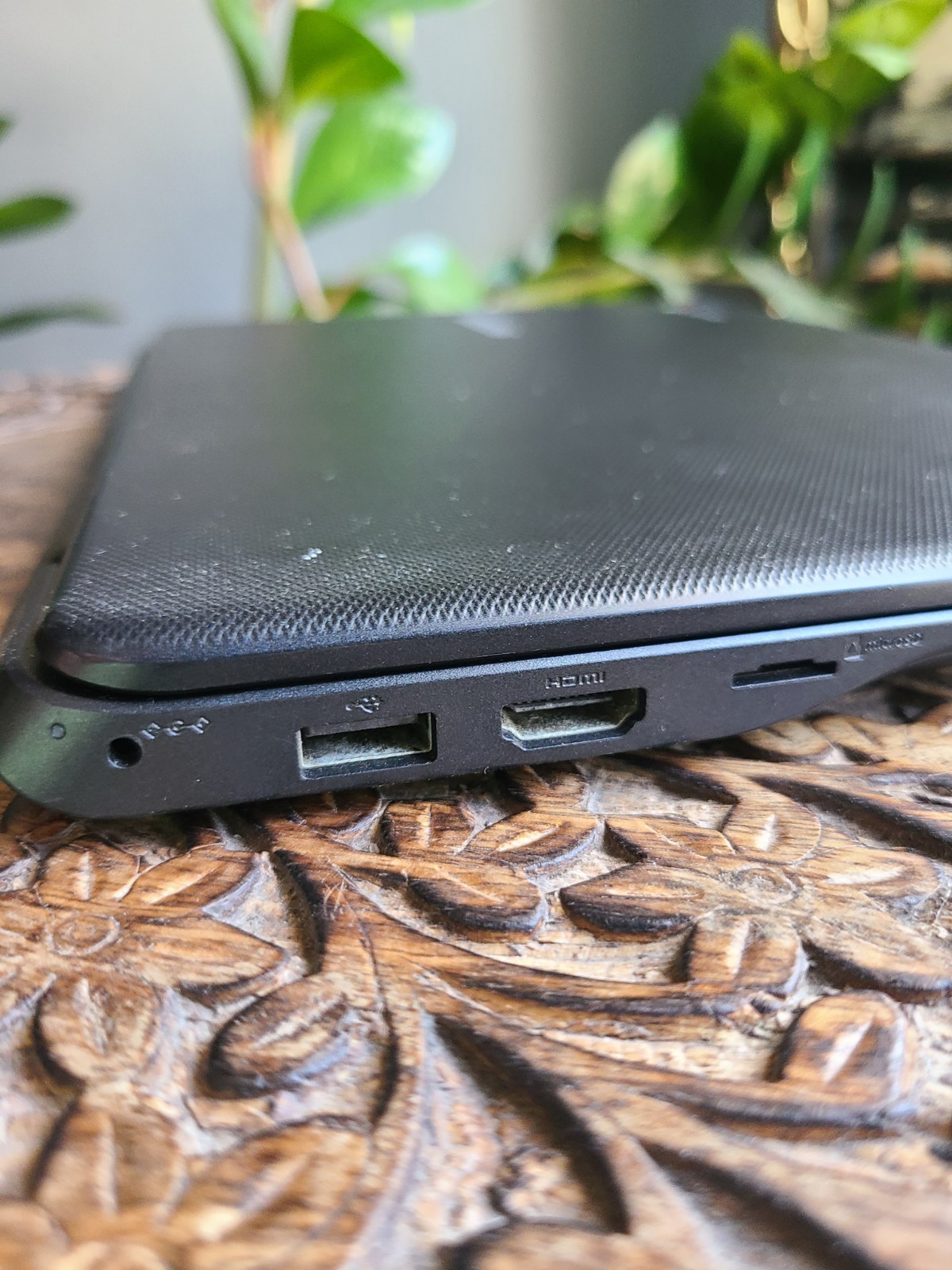 Samsung Chromebook 3 XE500C13 Broken Screen Powers On Parts Repair No Charger