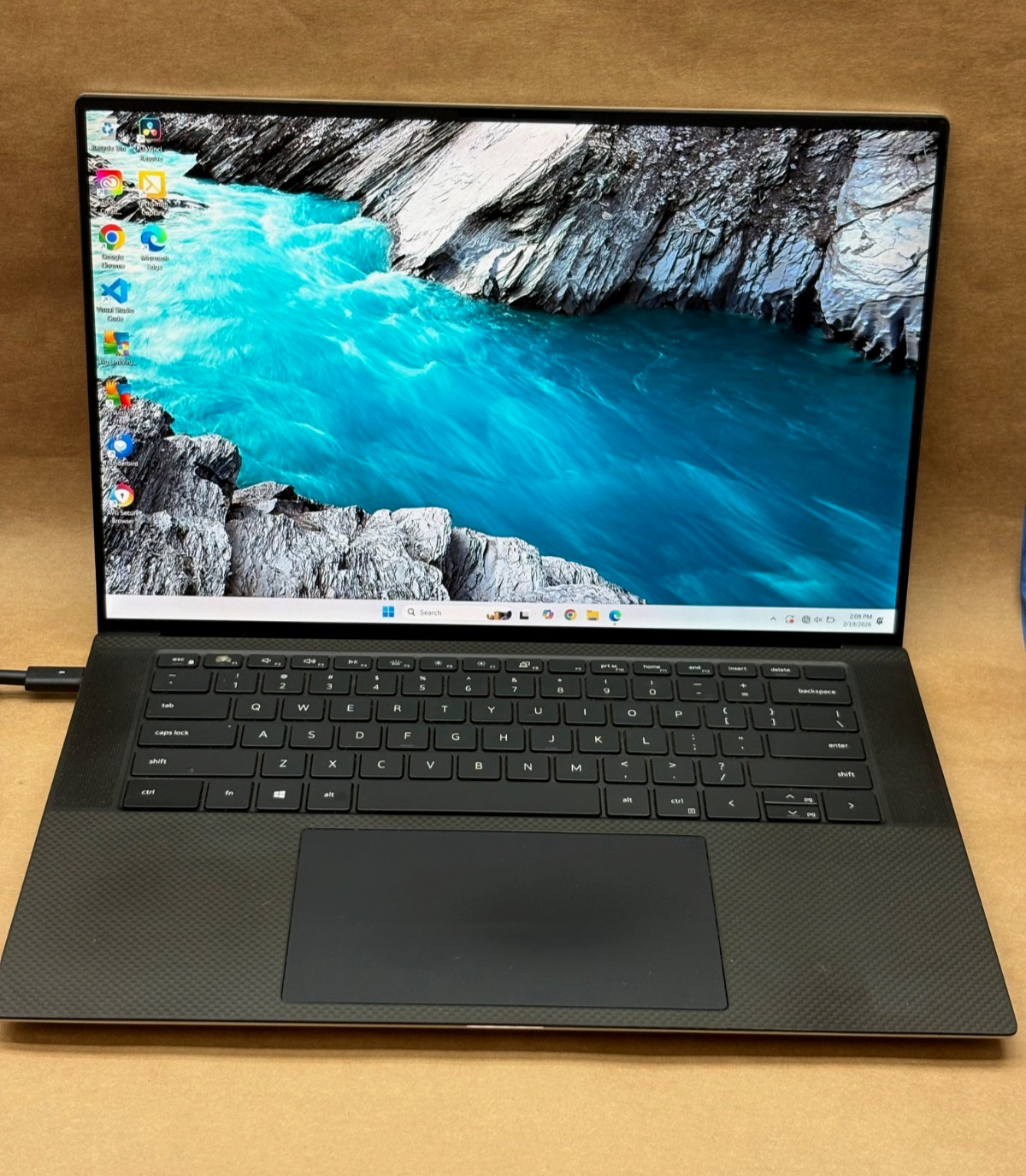Dell XPS 15 9510 11th Gen. Intel Core i9-11900H 2.50GHz 32GB 1TB SSD Laptop