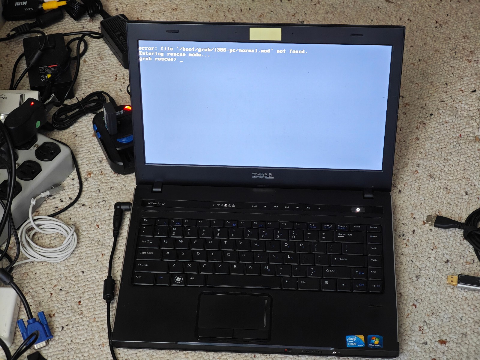 Dell Vostro 3400 – 500GB HDD, 4GB RAM, Intel i7 M640, Nvidia GT310M; NO WIFI