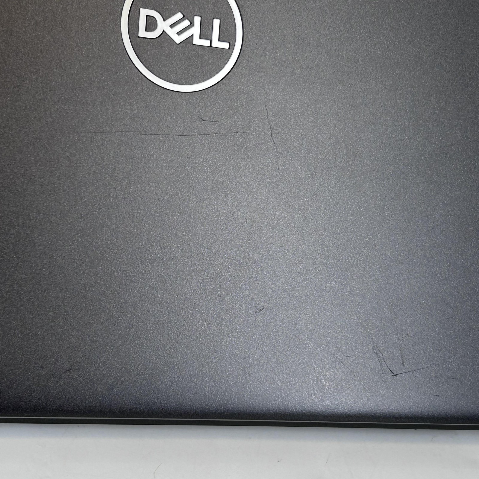 Dell Latitude 5400 14 Black HD i7-8665U 1.90GHz 16GB 500GB SSD Good WHITE SPOTS