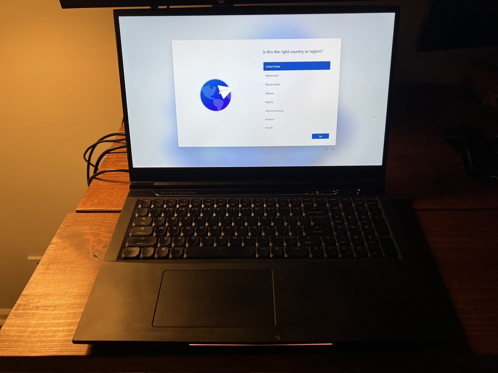 Eluktronics MECH-17 G1R 17.3 Gaming Laptop i7 64GB RAM 1TB RTX 2070 Win 11