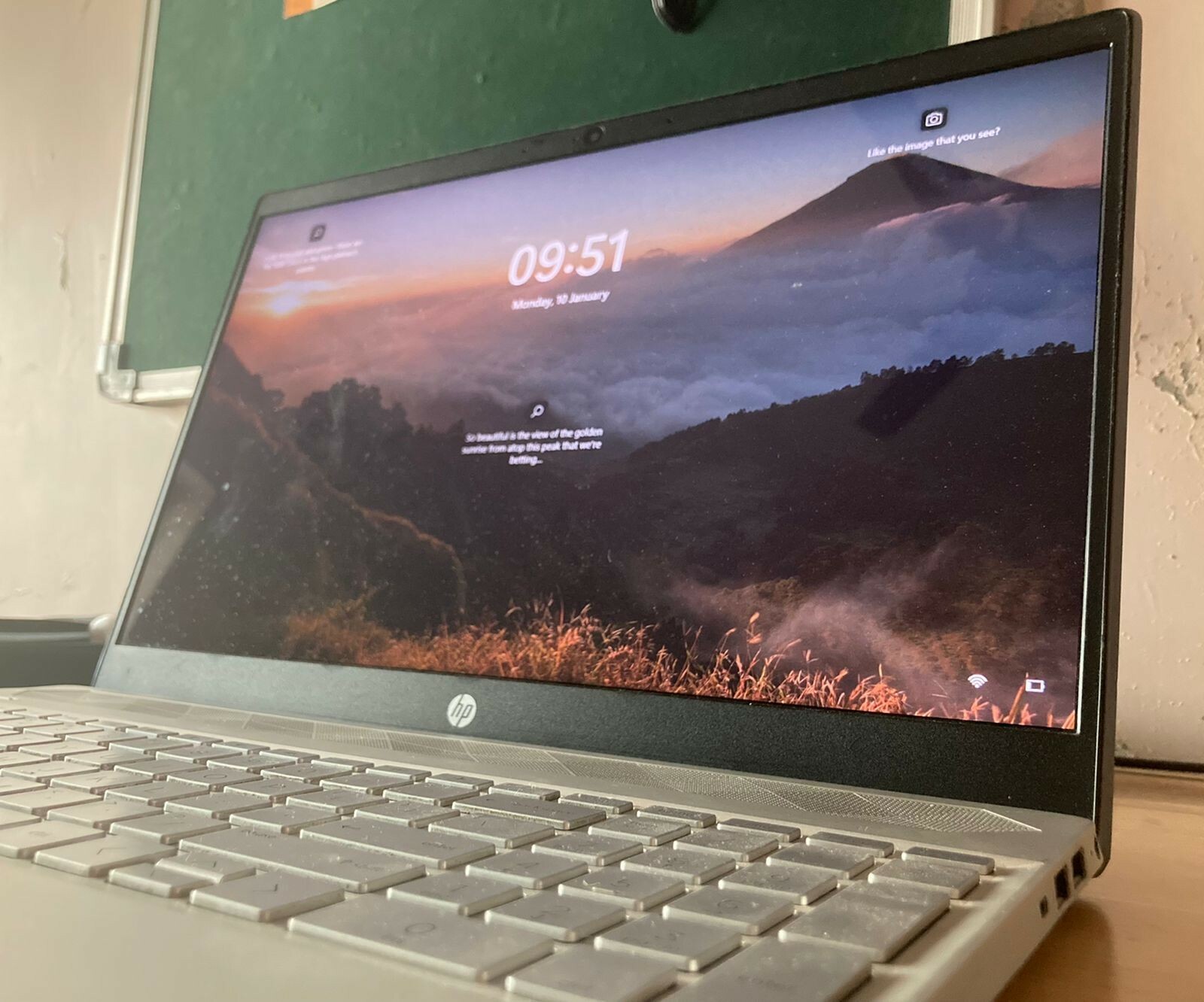 HP PAVILLION 15 LAPTOP SPACE GRAY 15.6 INCH Intel(R) Core(TM) i7-8550U CPU @ 1.8