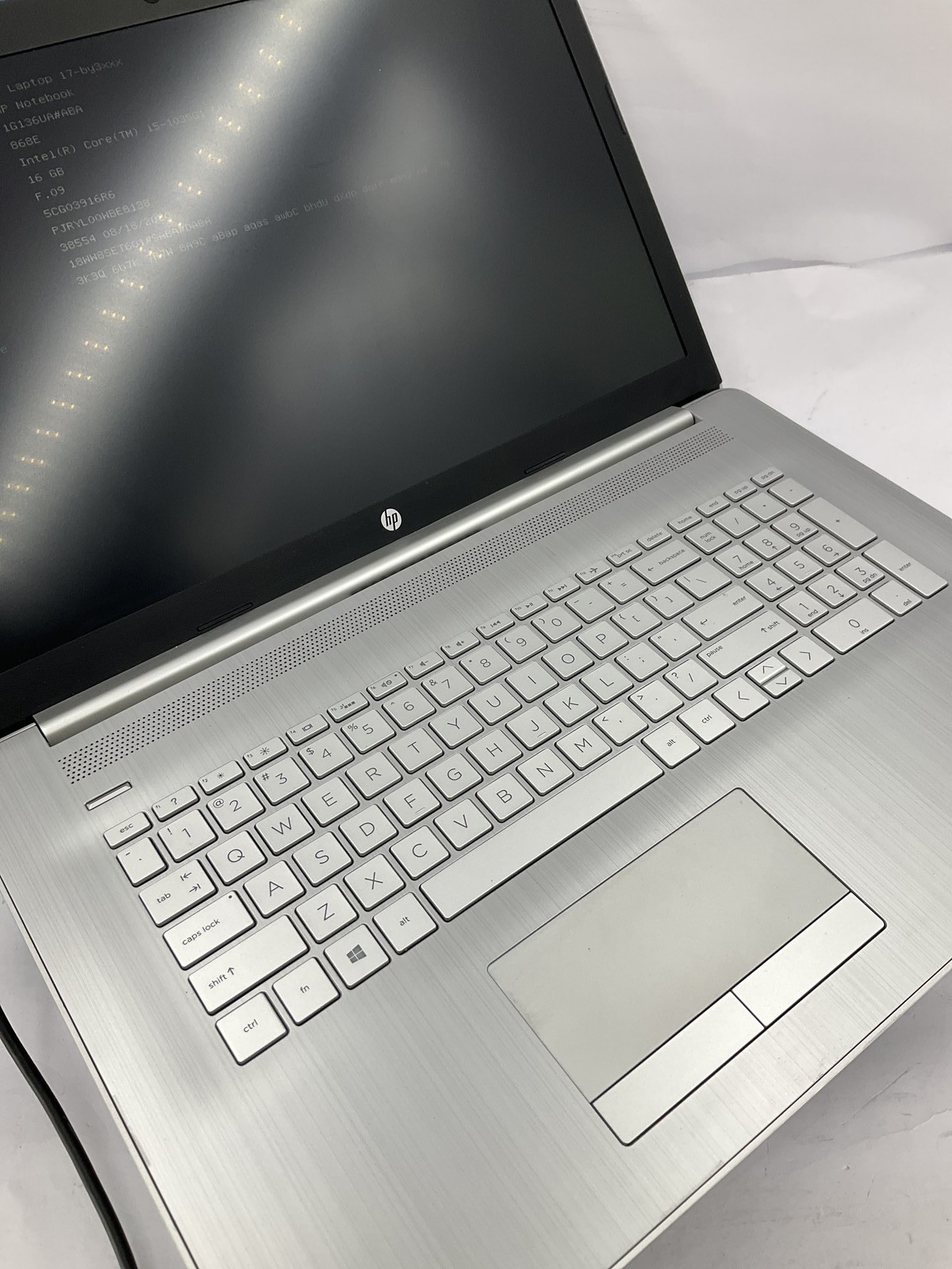 HP 17-by3053cl 17.3″ Core i5-1035G1 500GB 16GB B Win 11 Pro
