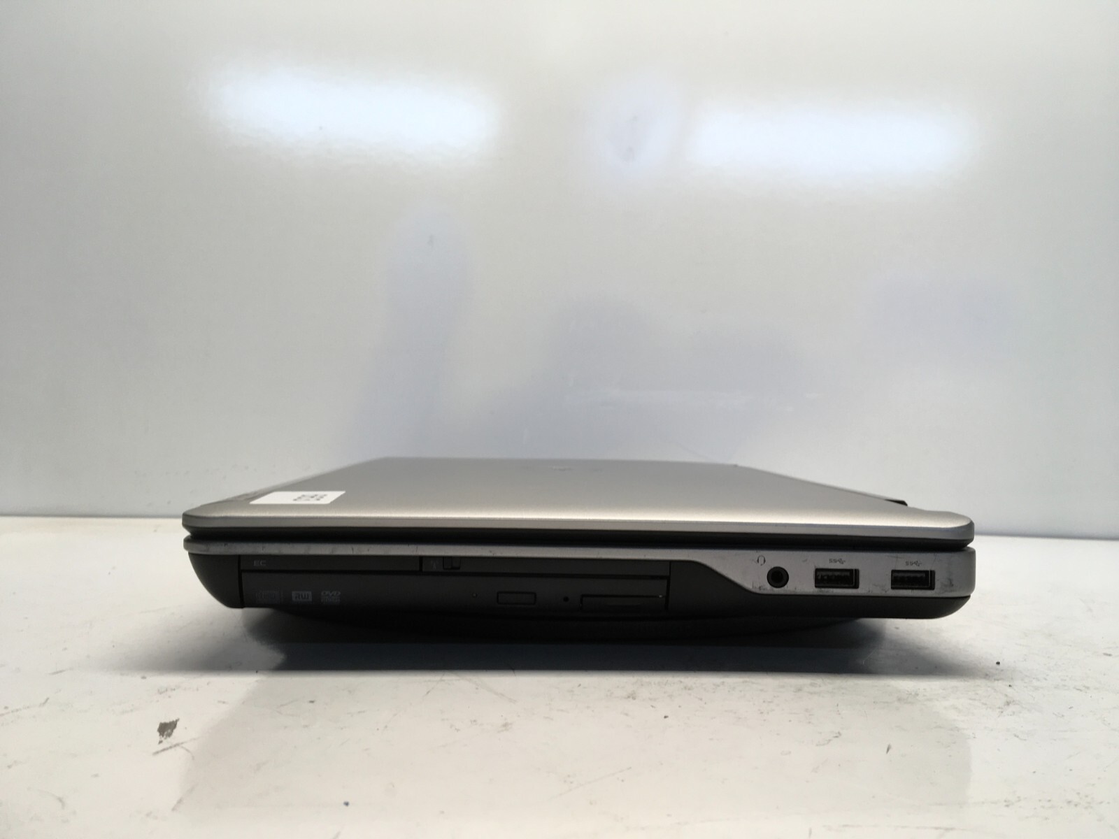 Dell Precision M2800 Intel i7-4710MQ 2.5GHz 16 GB NO HDD – Bad CD Drive