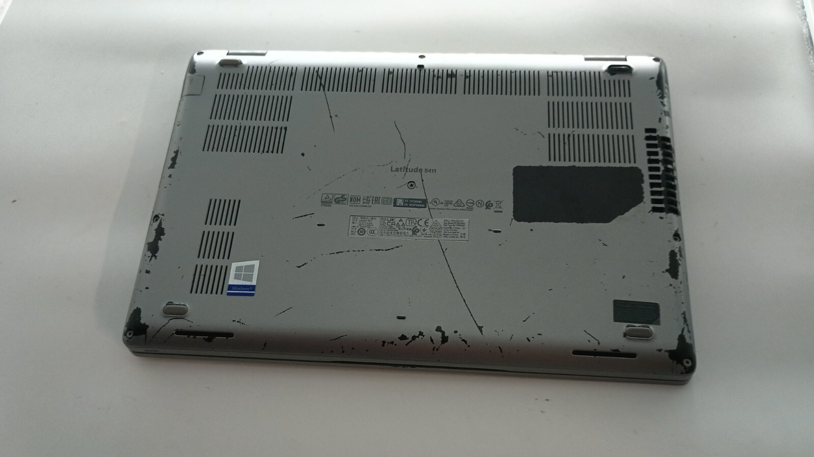 4122 Latitude 5411 w/charger. i5-10300H.16GB.256GB NVMe.14″FHD. W11 Pro