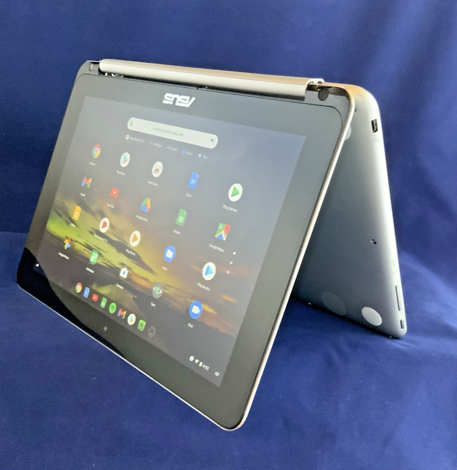 ASUS Chromebook Flip C100PA 10” Touch 4GB 16GB w/ 64GB SD Card & Charger – Mint