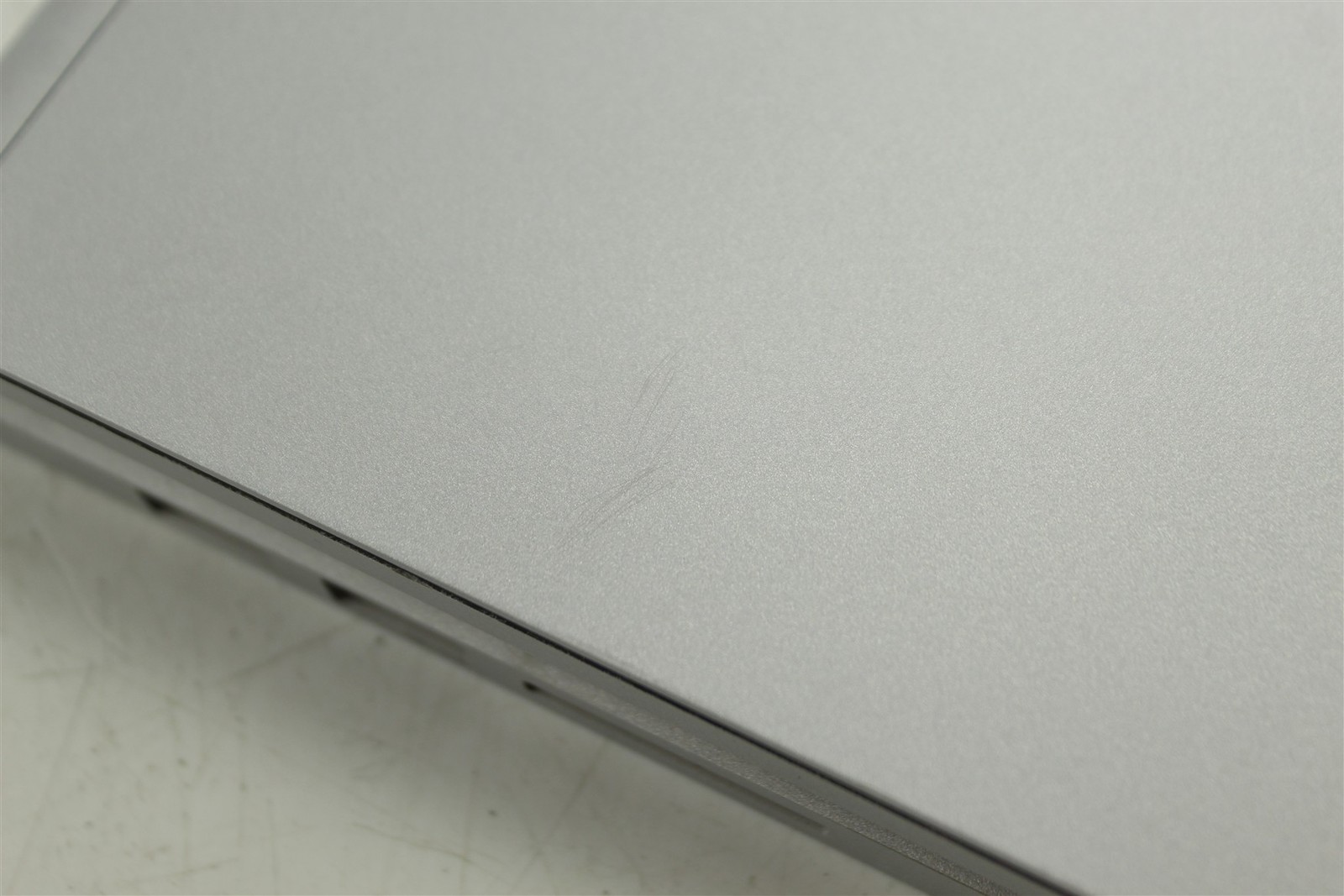 Microsoft Surface Book 3 1900 13.5″ i7-1065G7 256GB SSD 16GB RAM W11H GTX 1650