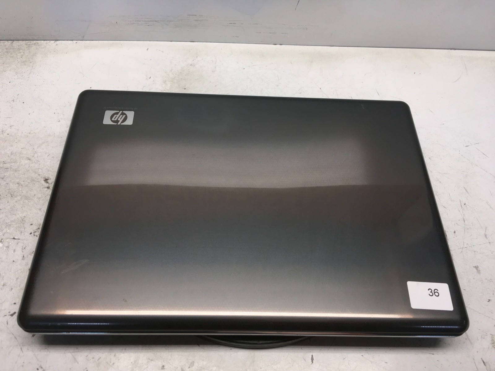 HP Pavilion DV7-1240US AMD Turion X2 Dual-Core RM-72 2100MHz 4 GB NO HDD
