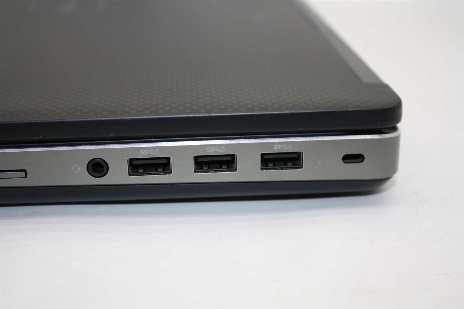 15.6″Dell Precision 7510 Xeon E3-1535M 2.90GHz RAM 16GB SSD 256GB/Camera issue