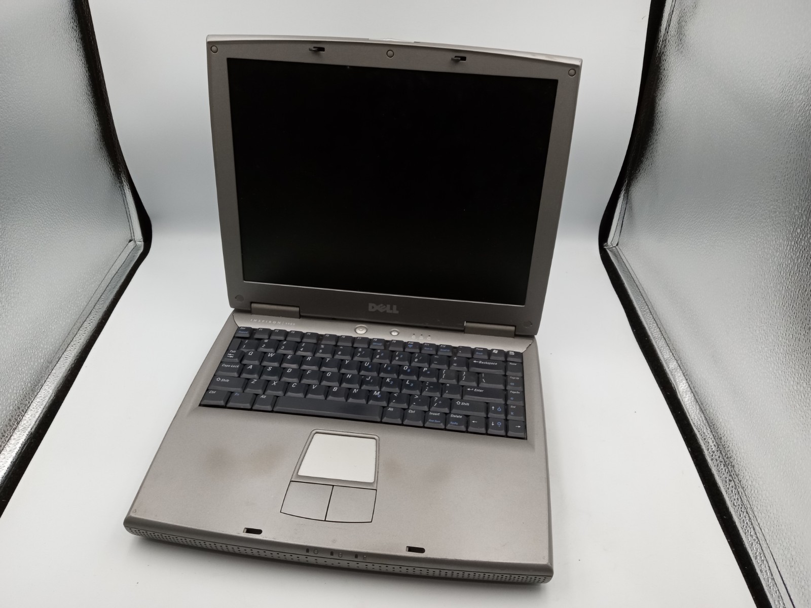 Dell Inspiron 1150 14″ Laptop Intel Celeron 2.6GHz – BOOTS – BAD KEYBOARD -RR