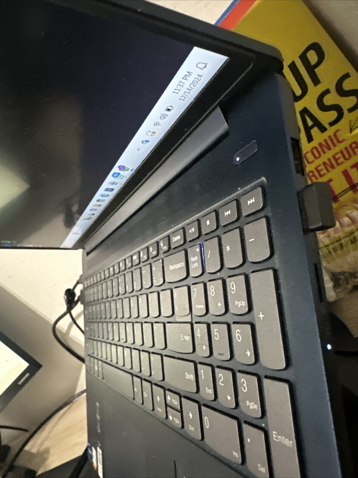 Lenovo Slim 3 Chromebook 14″ Touch (64GB eMMC, MediaTek Kompanio 500 Series,…
