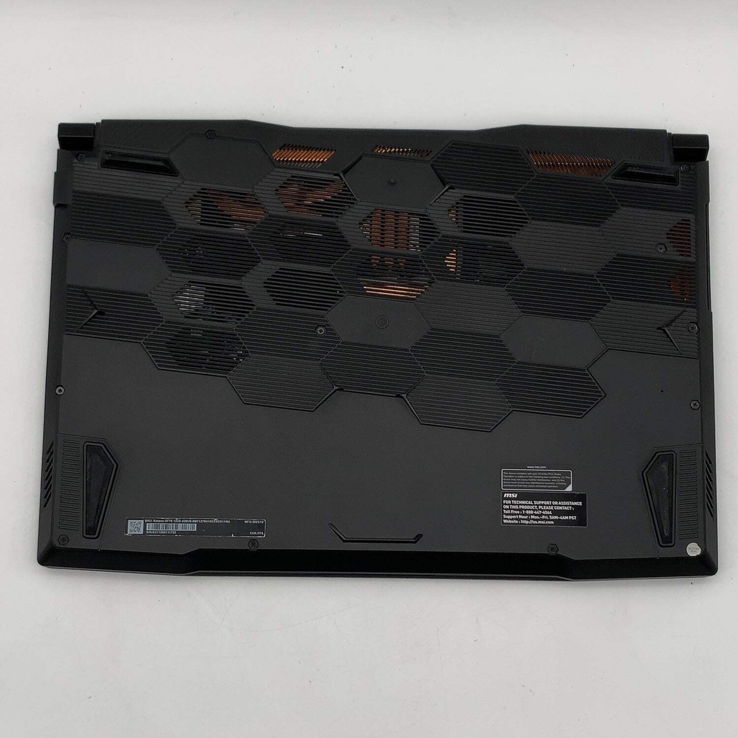 MSI Katana GF76 12UE 17.3″ i7-12700H 2.7GHz 16GB RAM 512GB SSD GeForce RTX 3060