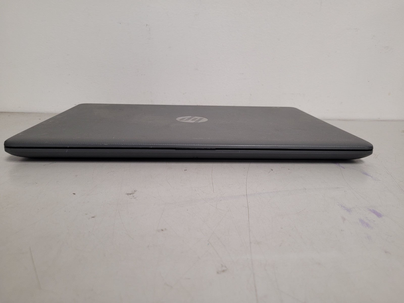 Hp laptop 15- bs0xx 15.6″ i3-7100u 2.4ghz 8gb ram 180gb ssd charger CND7201Q3X