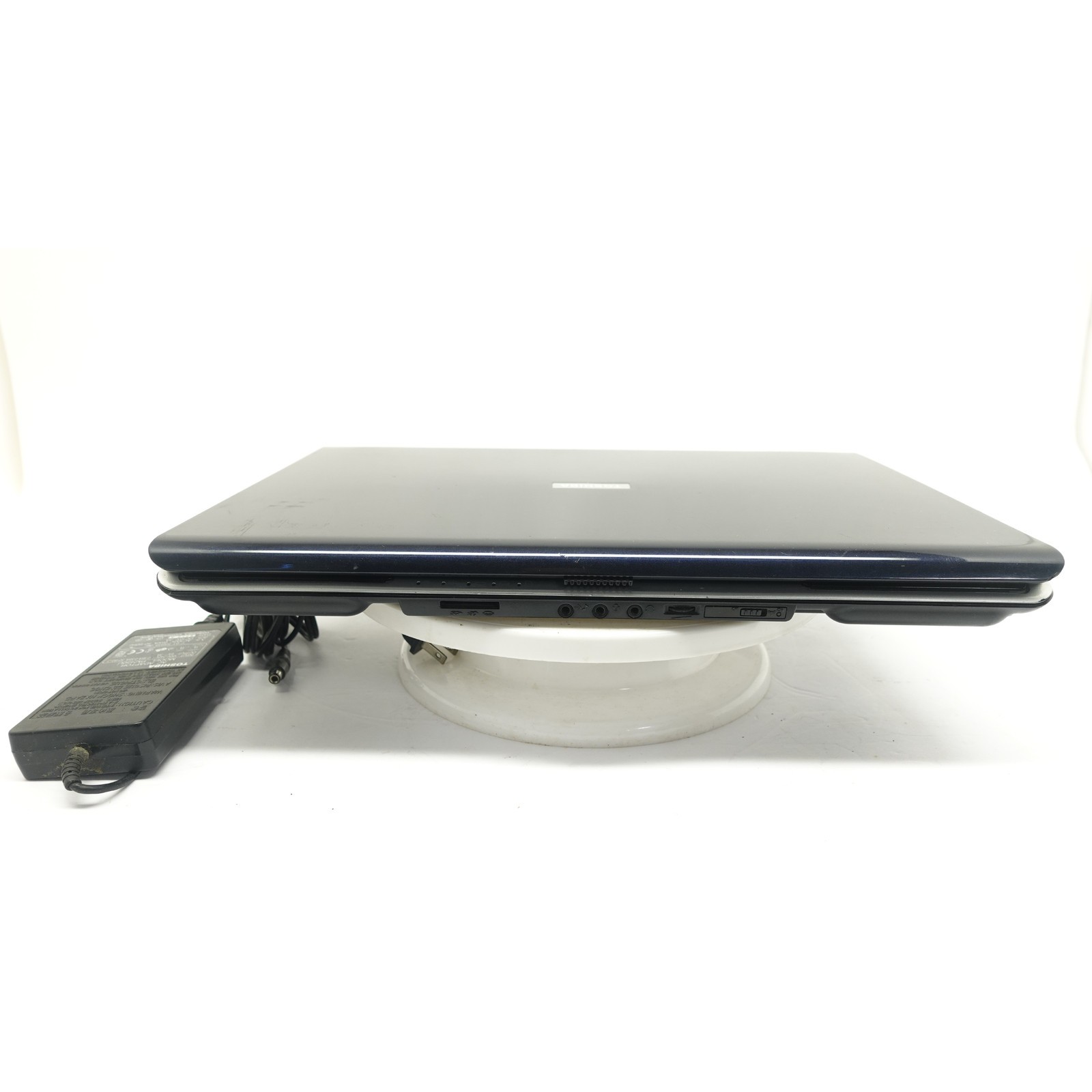Vintage Toshiba Satellite 17″ P105 Retro Gaming Rig 2gb 160GB 1.66GHz Win XP SP3