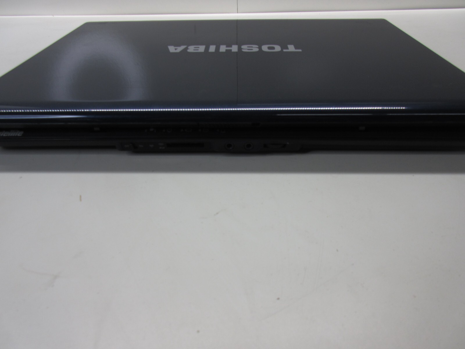 Toshiba Satellite L305-S5957 Laptop Intel Celeron 900 2GB Ram No HDD or Battery