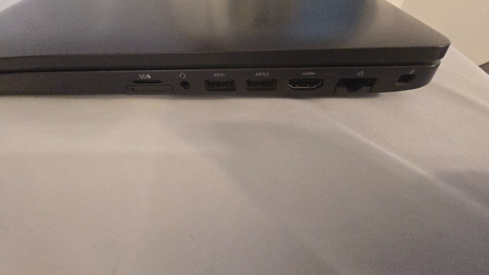 Dell Latitude 5500 i5-8365U 8GB RAM 512GB SSD 15.6″ Windows Laptop Wi-Fi