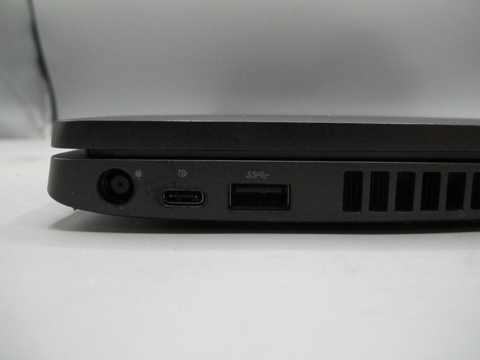 Dell Precision 3540 Laptop – 1.6 GHz i5-8365U 8GB 256GB SSD 15.6″ (FREE SHIP!)