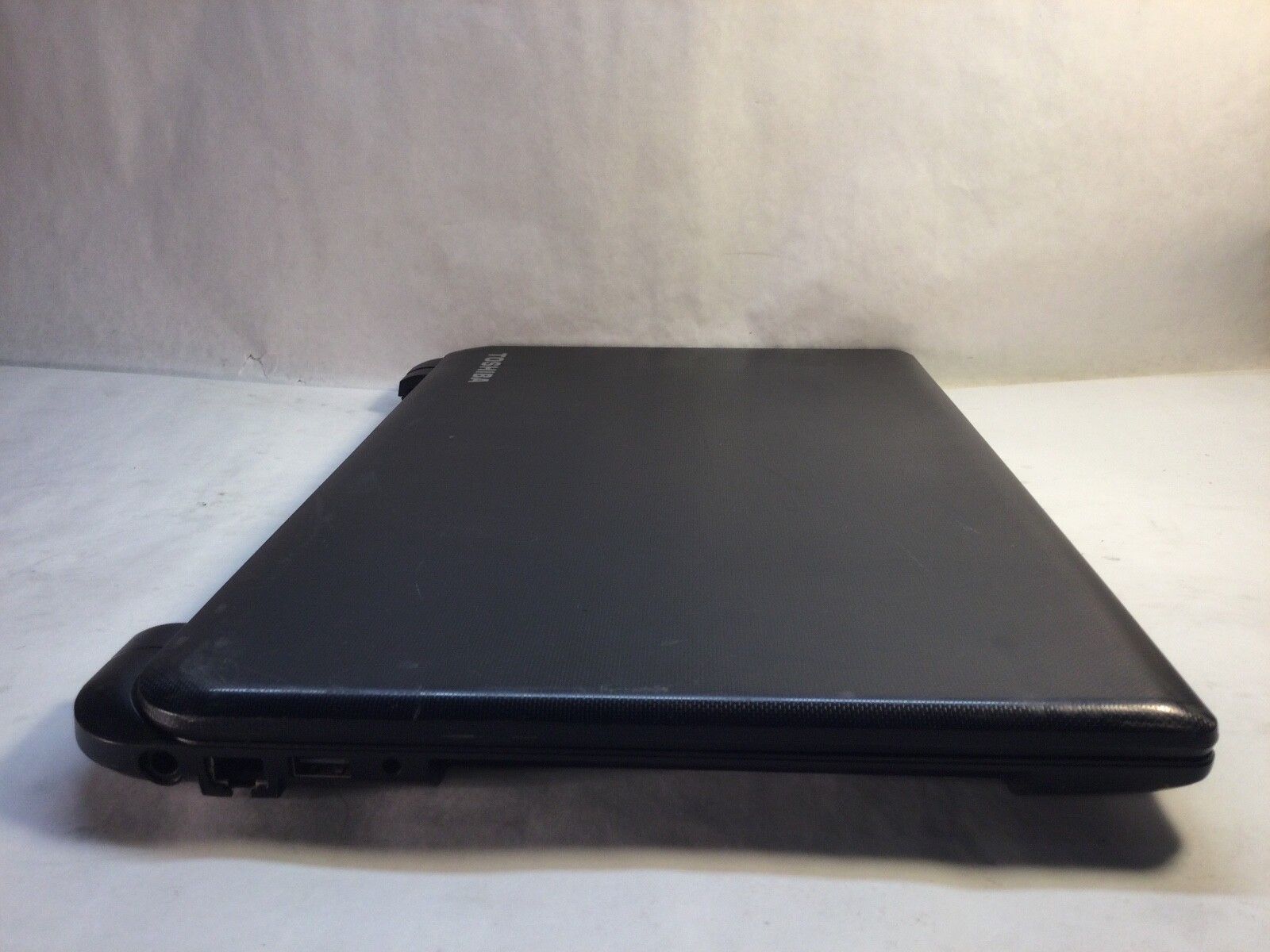 Toshiba Satellite C55-B5200 15″ Laptop Intel Core i3 4th Gen -DOES NOT POWER -MZ