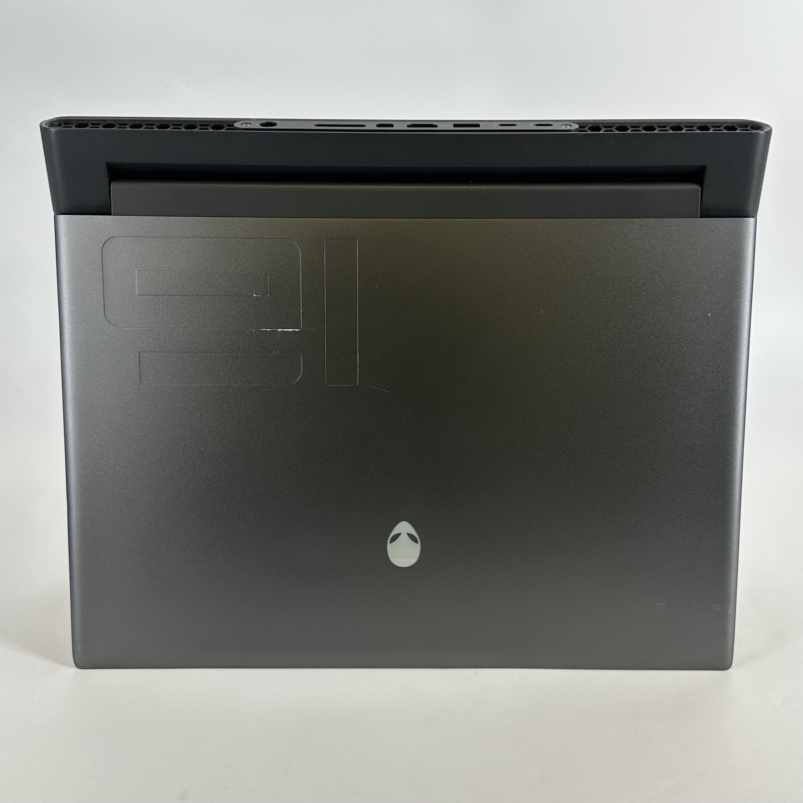 Dell Alienware M16 R1 165Hz QHD+ 2.1 GHz i7-13700HX 16GB 1TB SSD RTX 4070 Good
