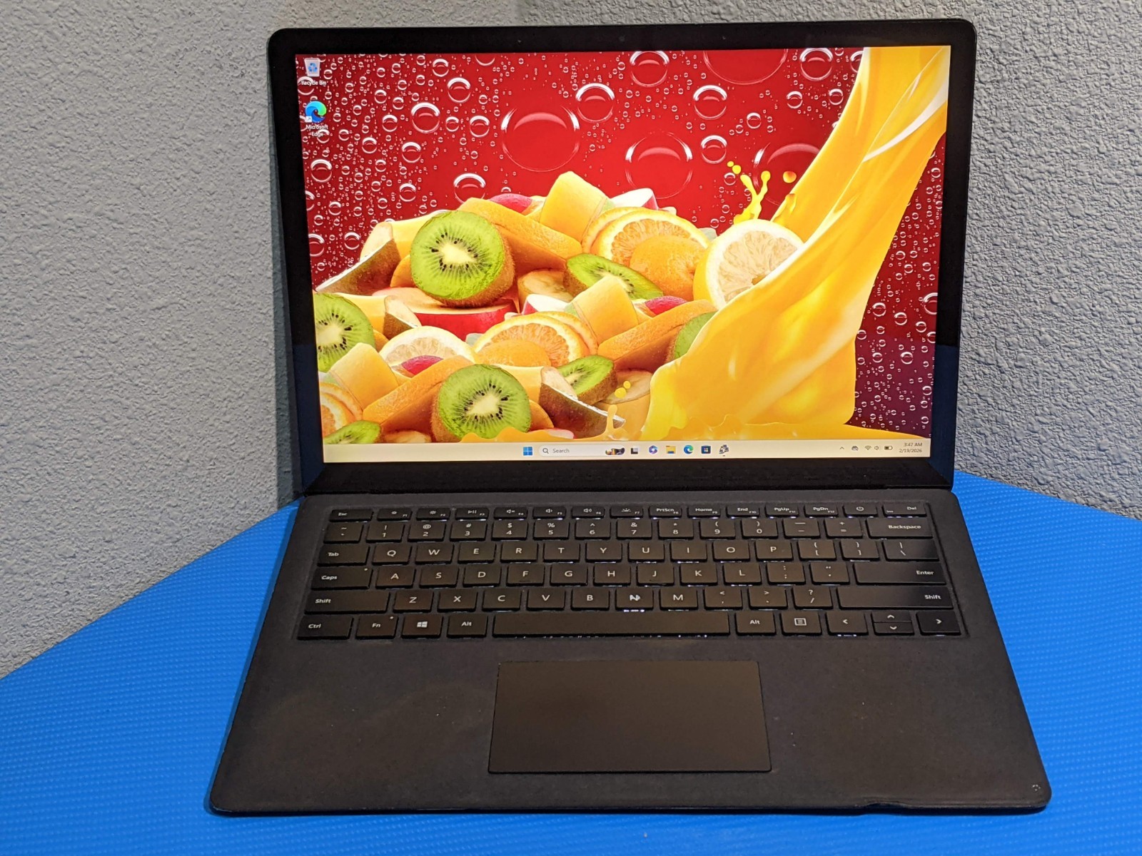 MS Surface Laptop 2 1769 13.5″ 2256×1504 i7-8650U 1.9GHz 8GB 256GB SSD AS-IS