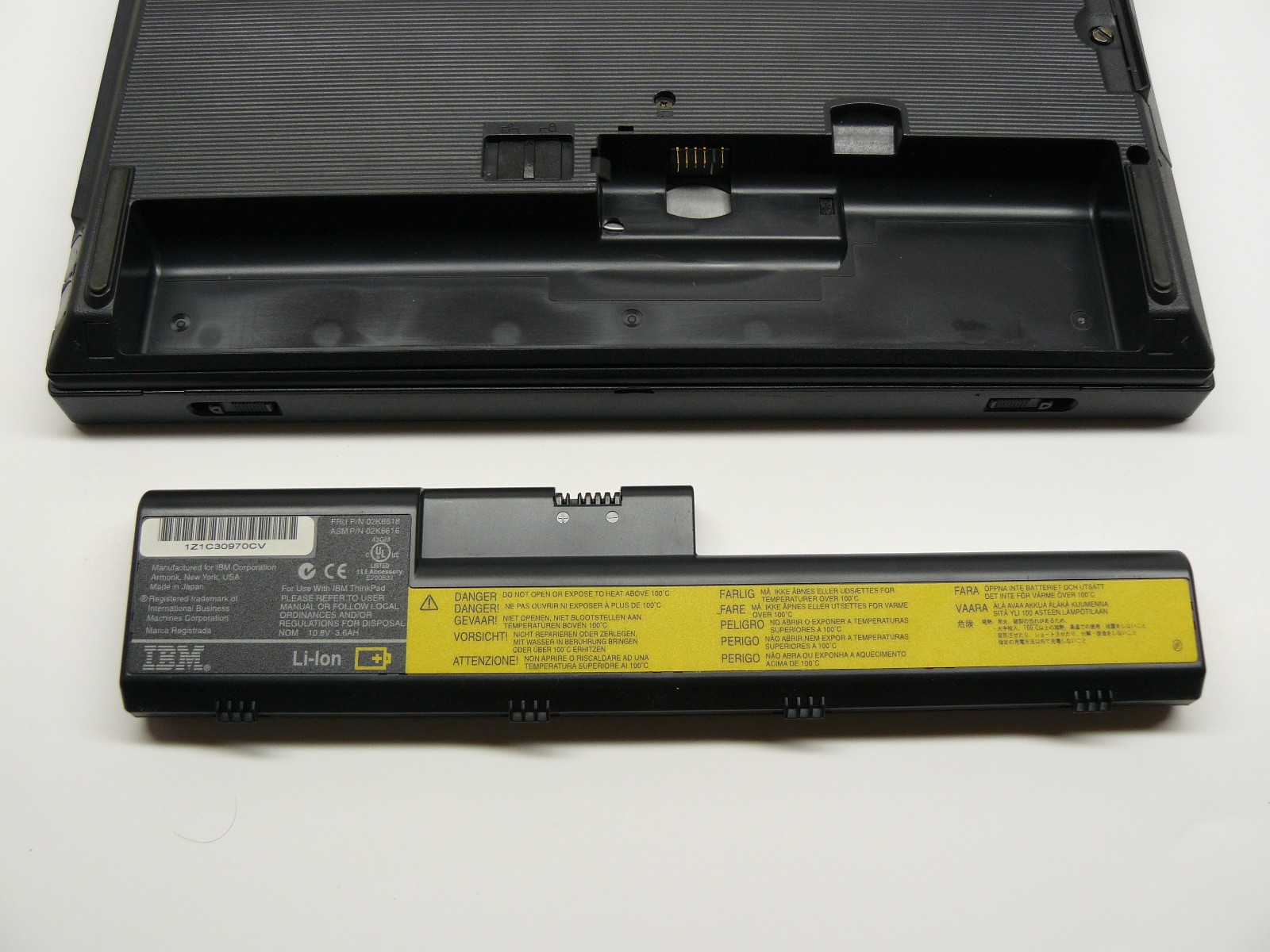IBM Thinkpad A20m – For Parts/Repair, No Power – Celeron 500MHz, 64MB RAM – 2000